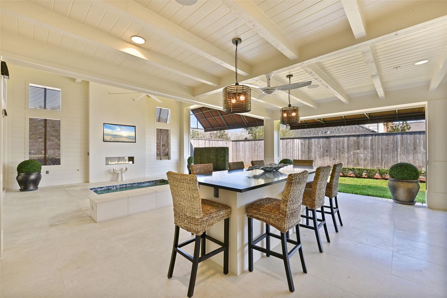 Dining room, Interior, Pendant Lights, Recessed Lighting