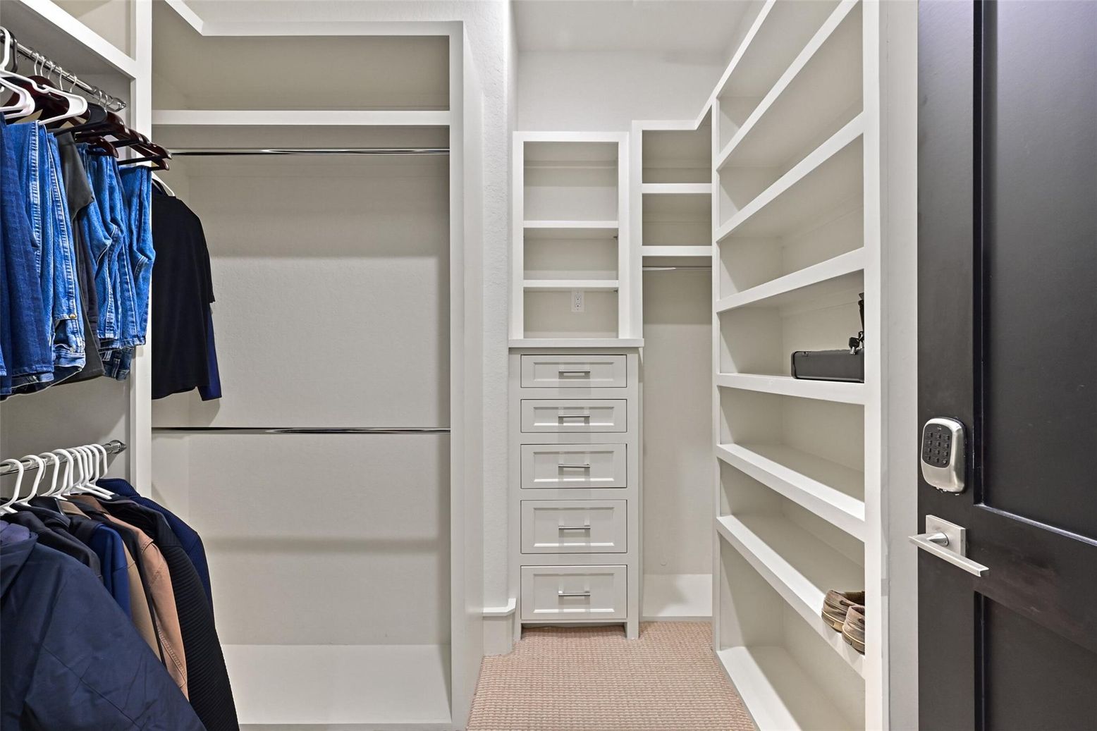 Interior, Walk-in Closets