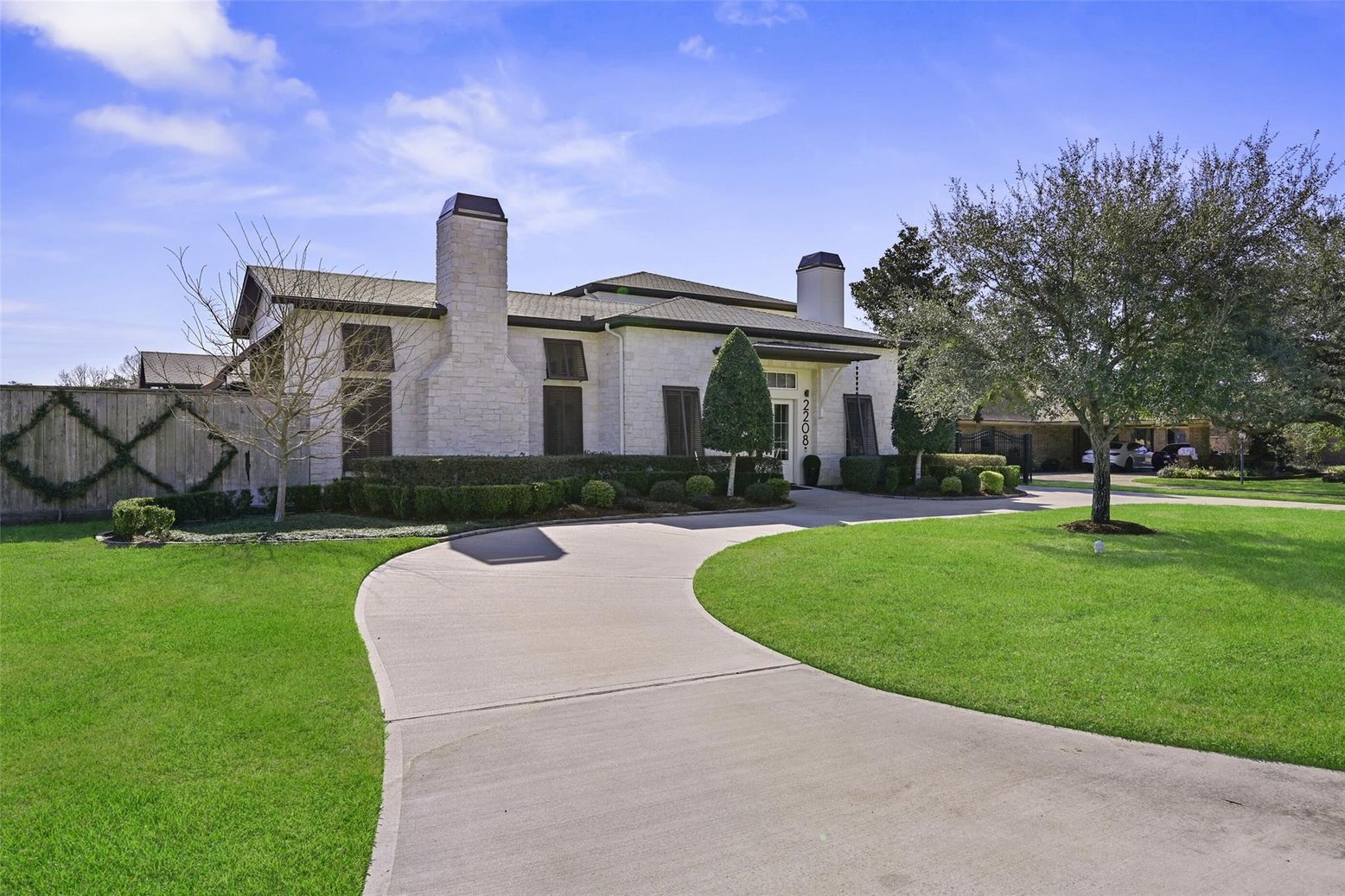 Backyard, Exterior, Facade, French Provincial