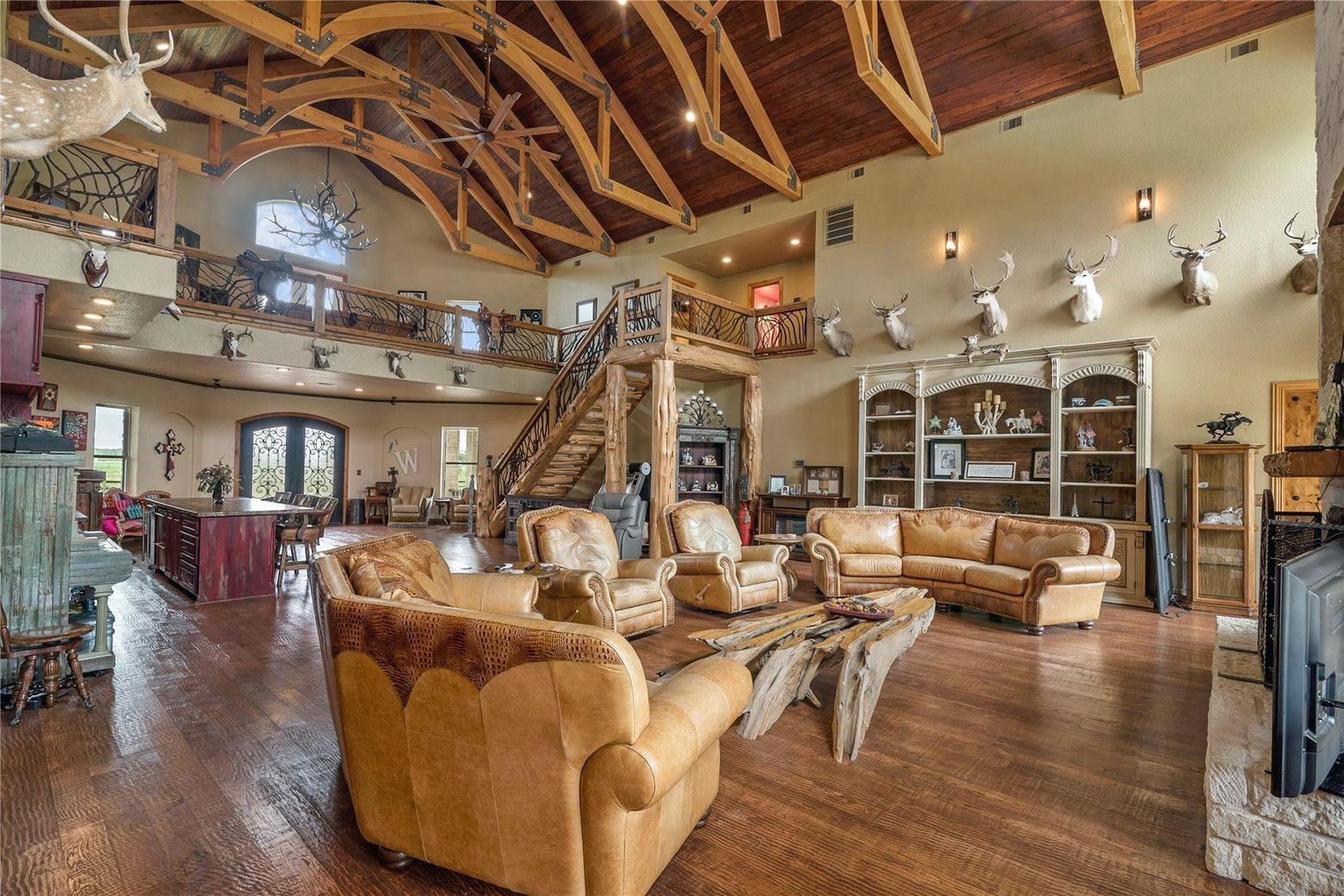 Chandelier, Interior, Living room, Recessed Lighting, Wooden Beams, Wooden Ceilings, Wood Texture Flooring
