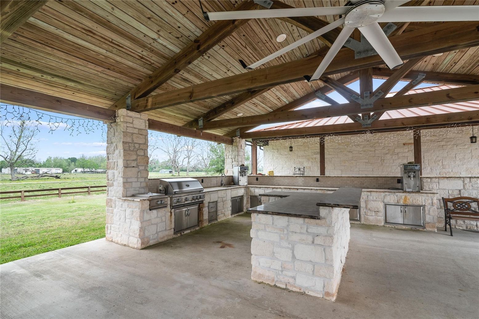 Exterior, Outdoor Kitchen