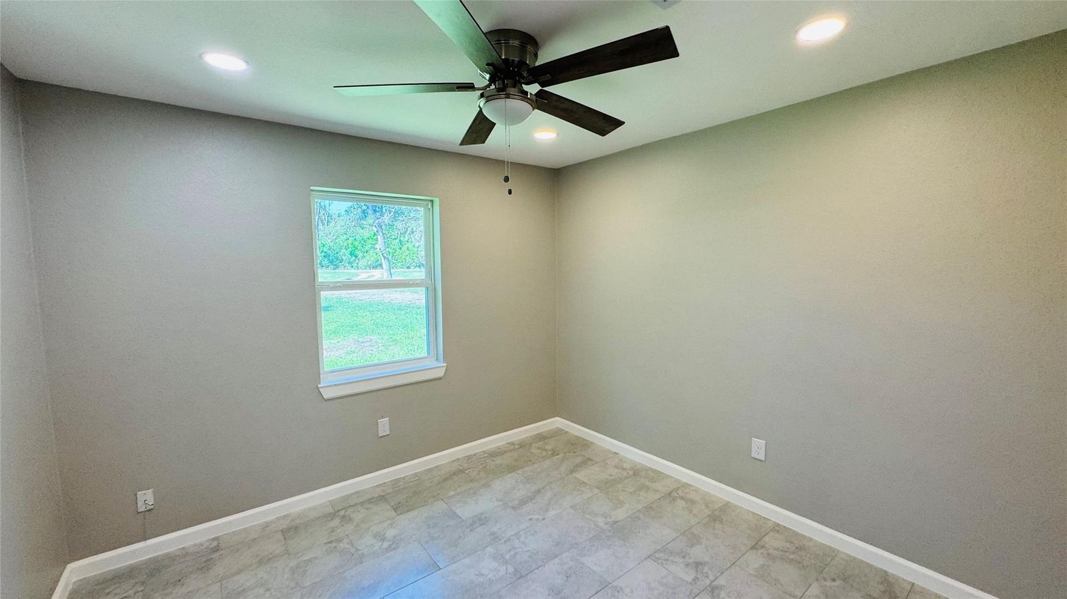 Empty room, Interior, Marble, Recessed Lighting