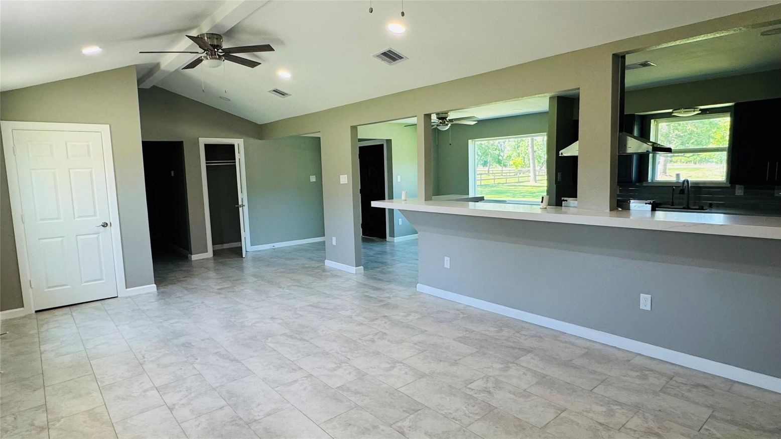 Empty room, Interior, Recessed Lighting
