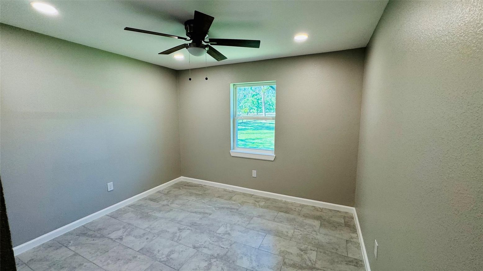 Empty room, Interior, Marble, Recessed Lighting