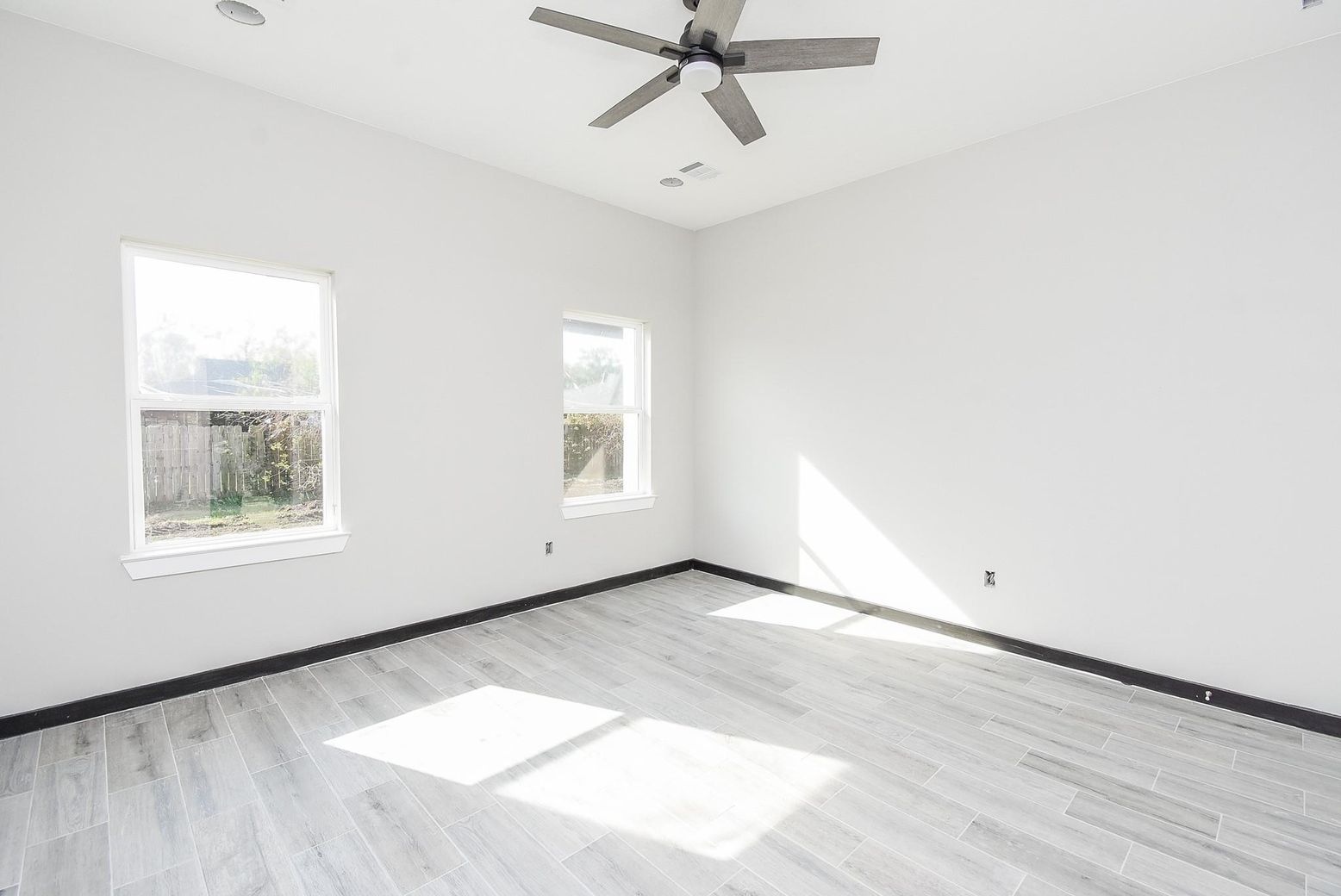 Empty room, Interior, Recessed Lighting, Wood Texture Flooring