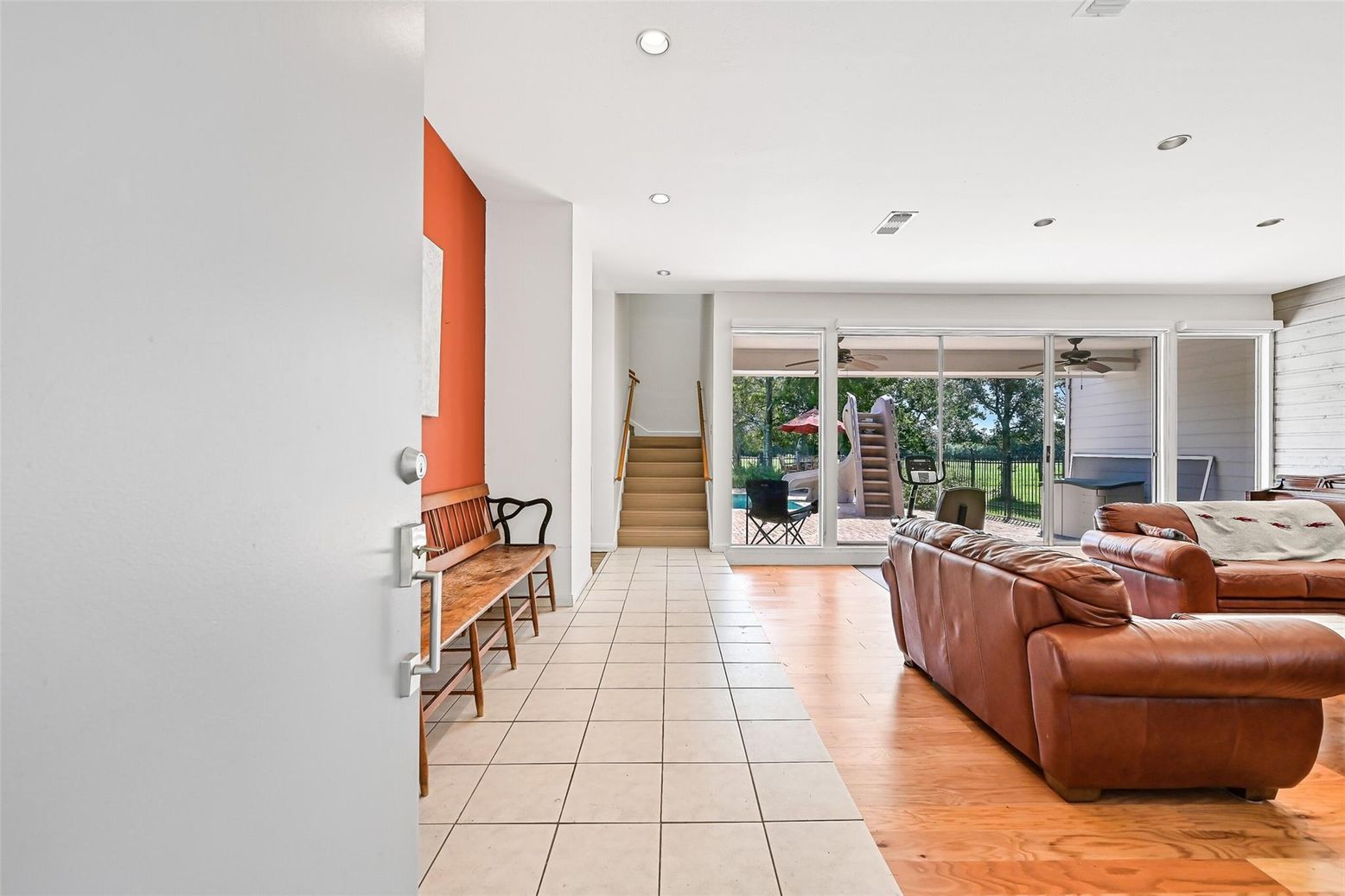 Interior, Living room, Recessed Lighting, Wood Texture Flooring