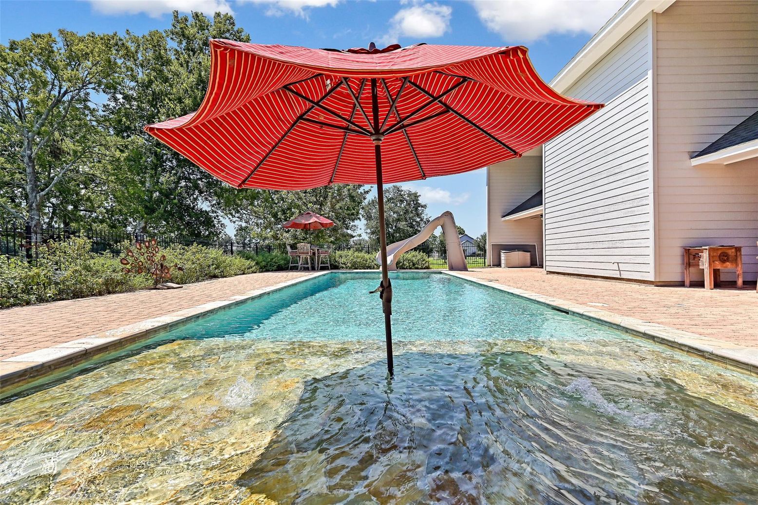 Exterior, Pool
