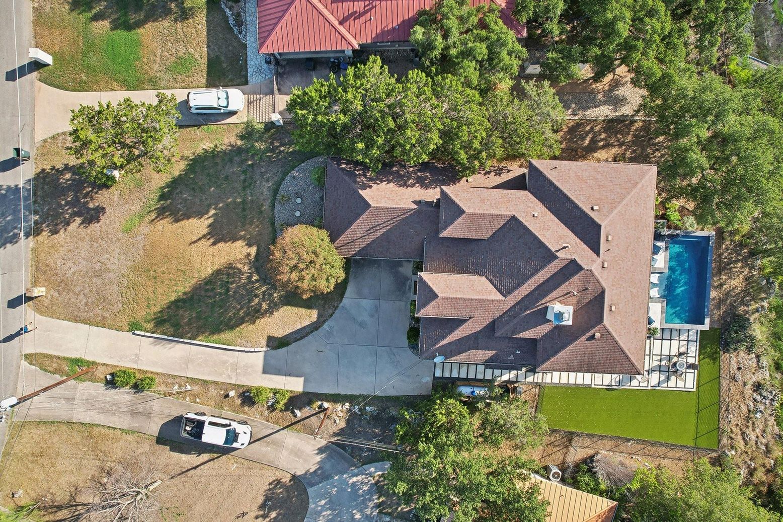 Exterior, Drone