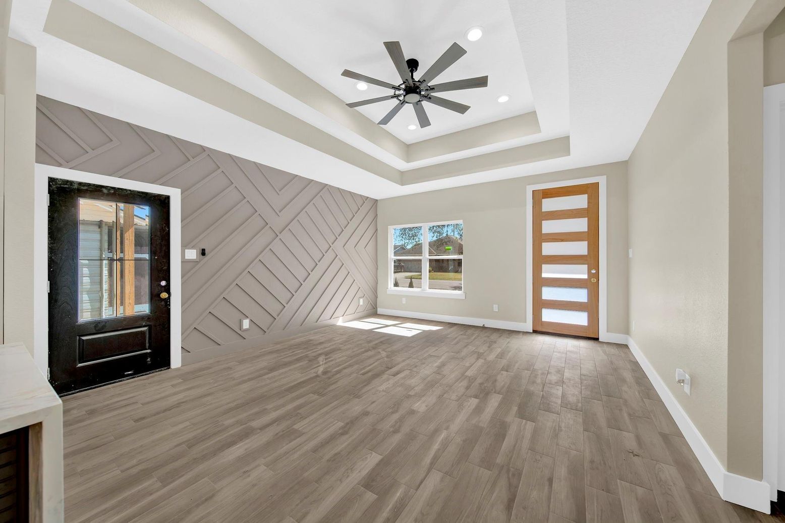 Interior, Recessed Lighting, Wood Texture Flooring
