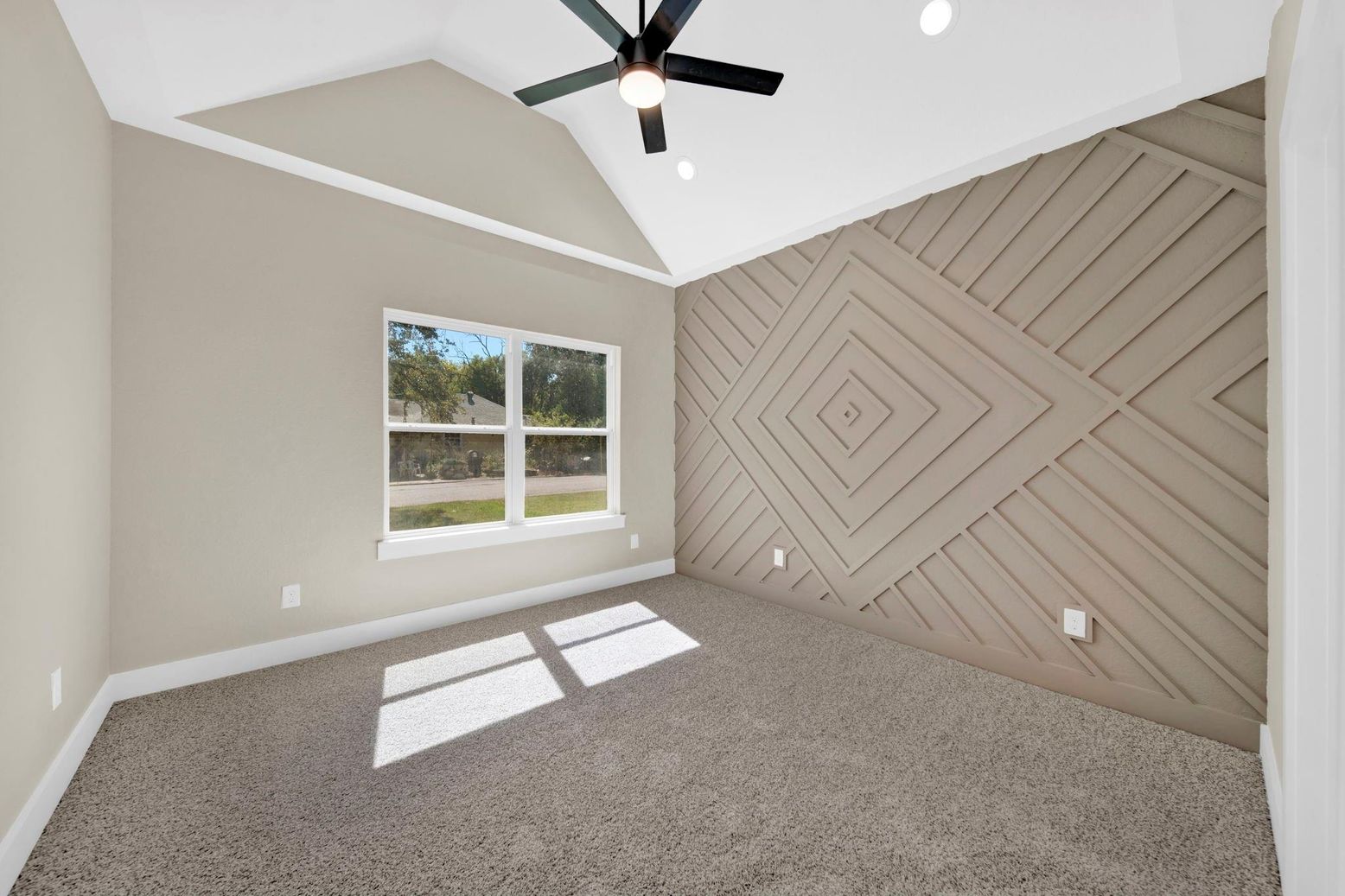 Empty room, Interior, Recessed Lighting