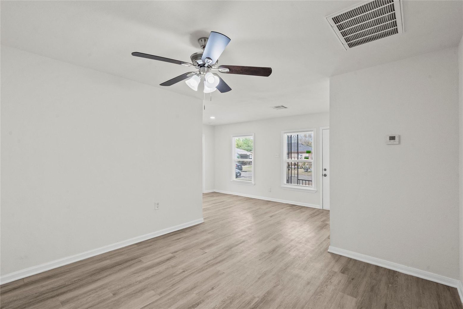 Empty room, Interior, Recessed Lighting, Wood Texture Flooring