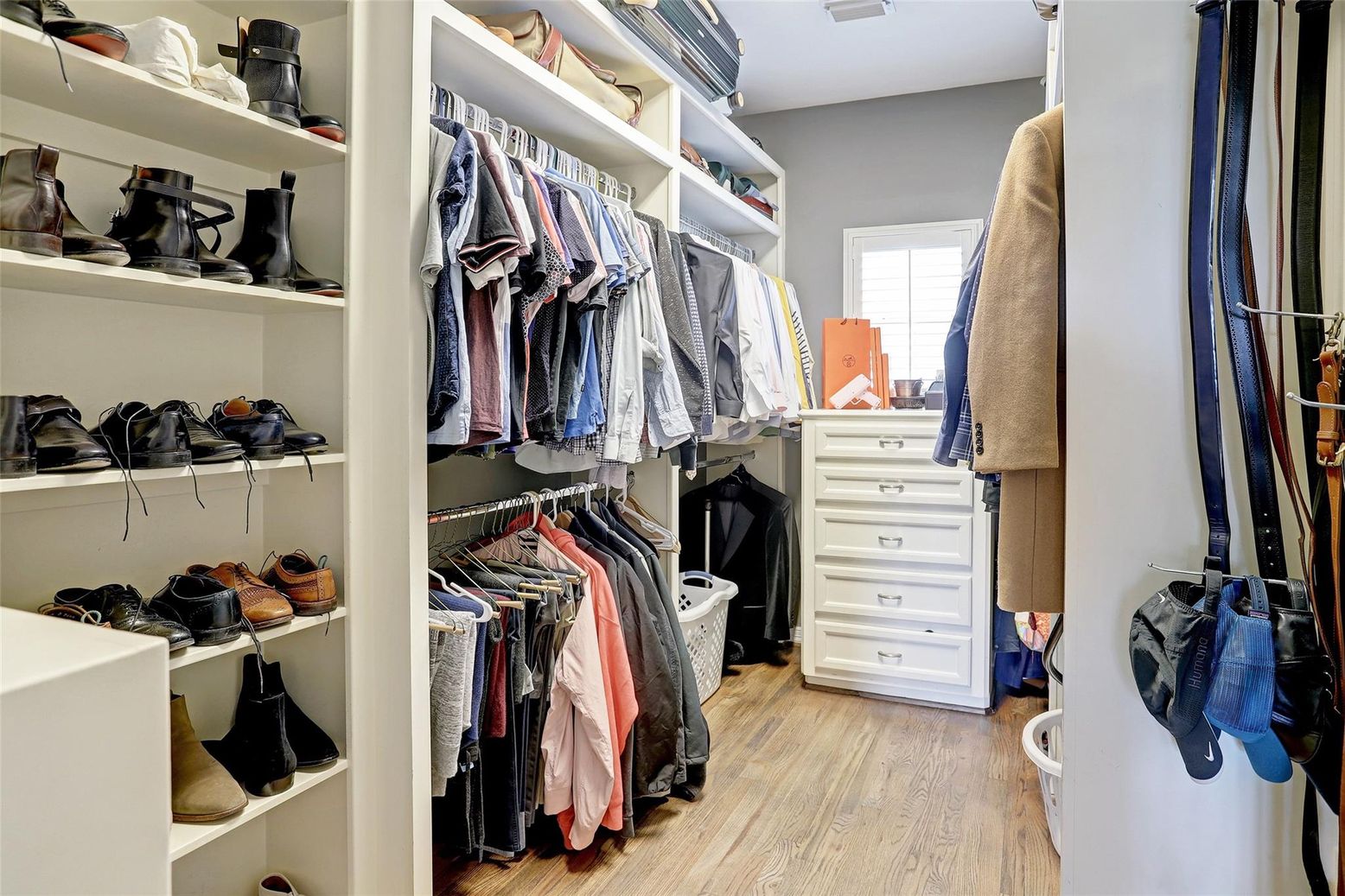Interior, Walk-in Closets, Wood Texture Flooring