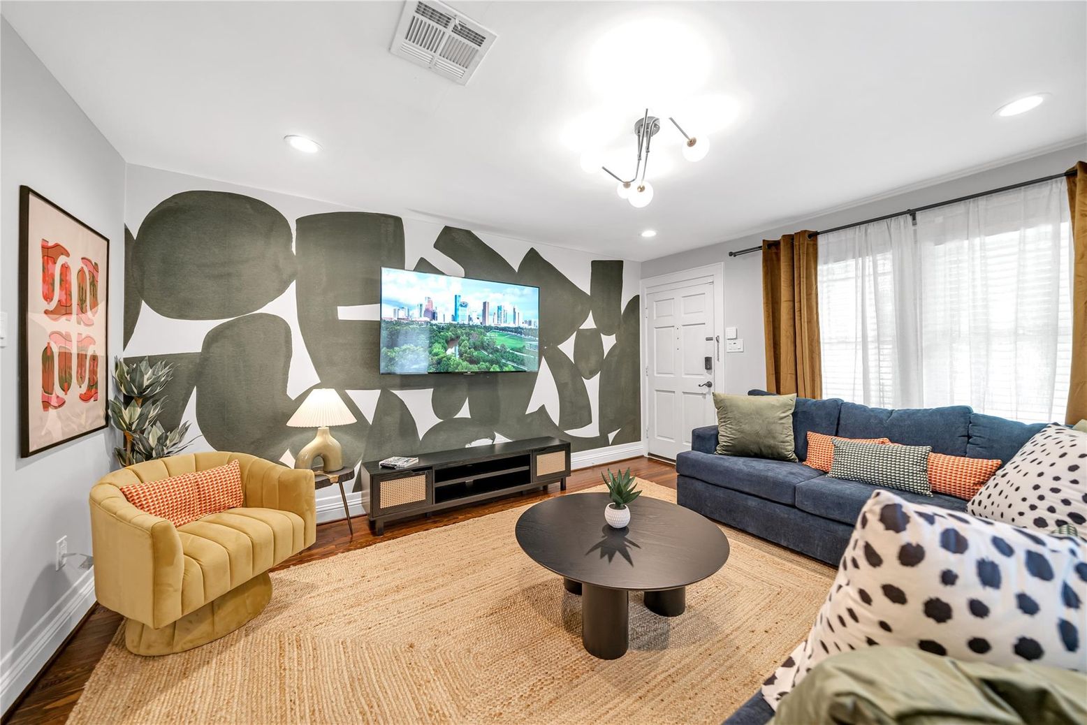 Interior, Living room, Recessed Lighting, Wood Texture Flooring