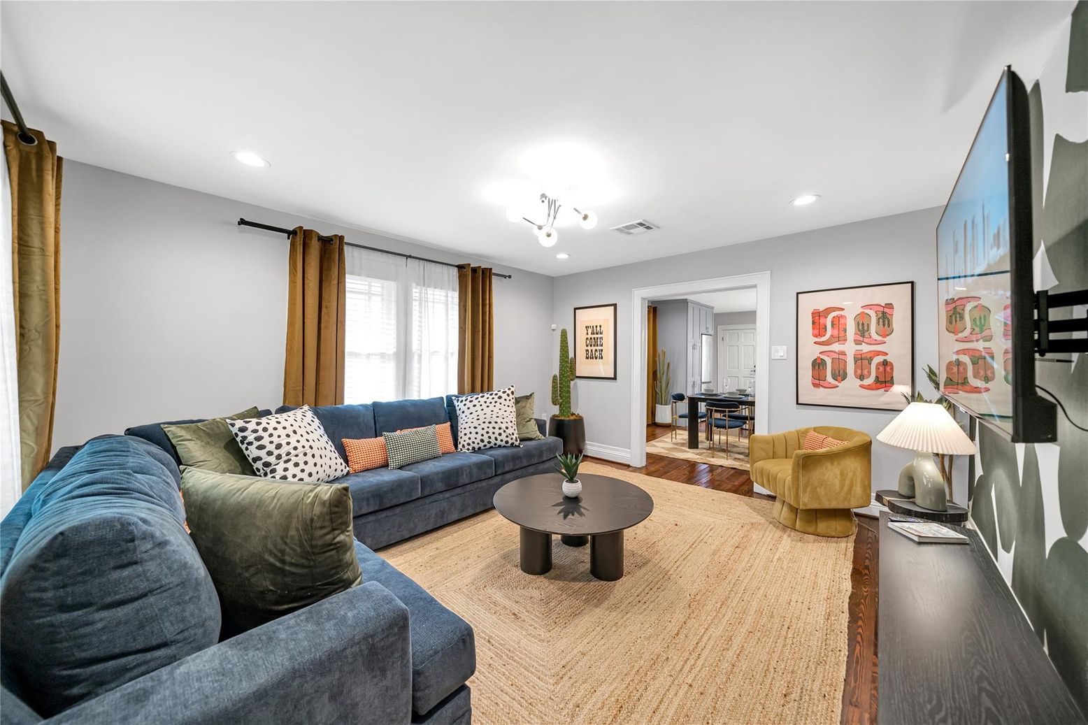 Interior, Living room, Recessed Lighting, Wood Texture Flooring