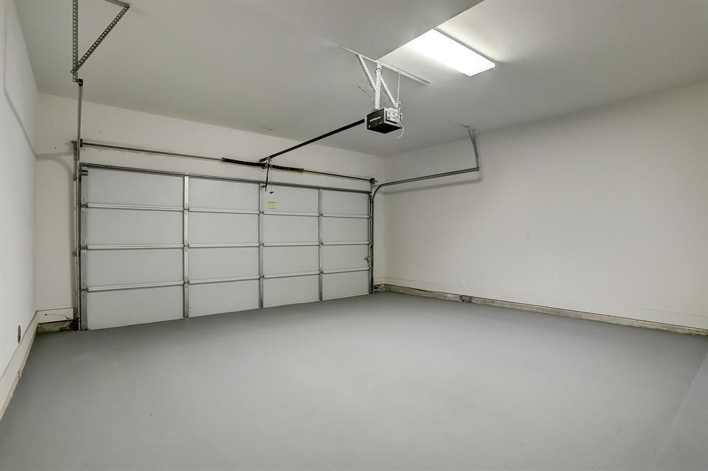 Garage, Interior