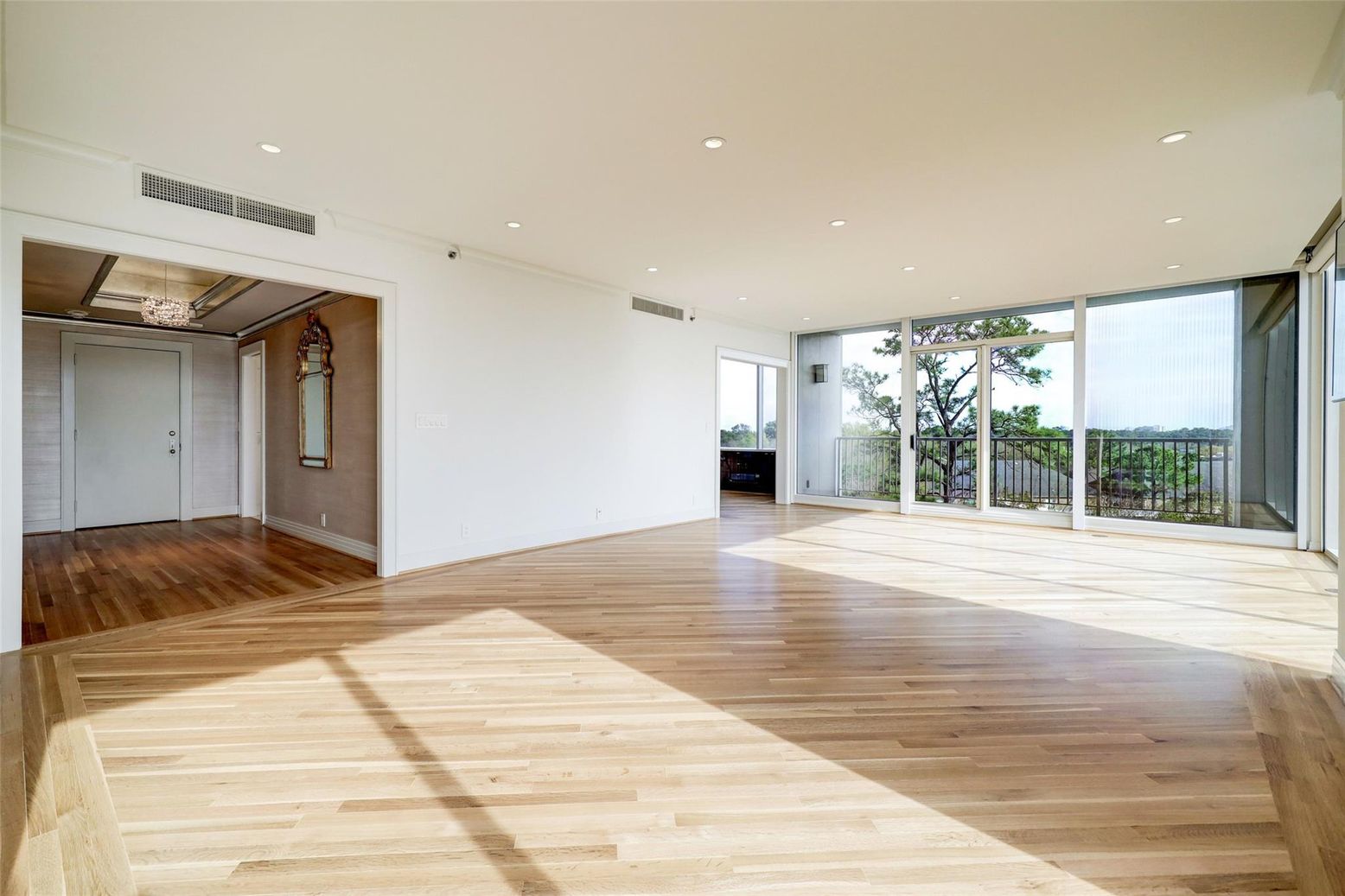 Empty room, Interior, Recessed Lighting, Wood Texture Flooring