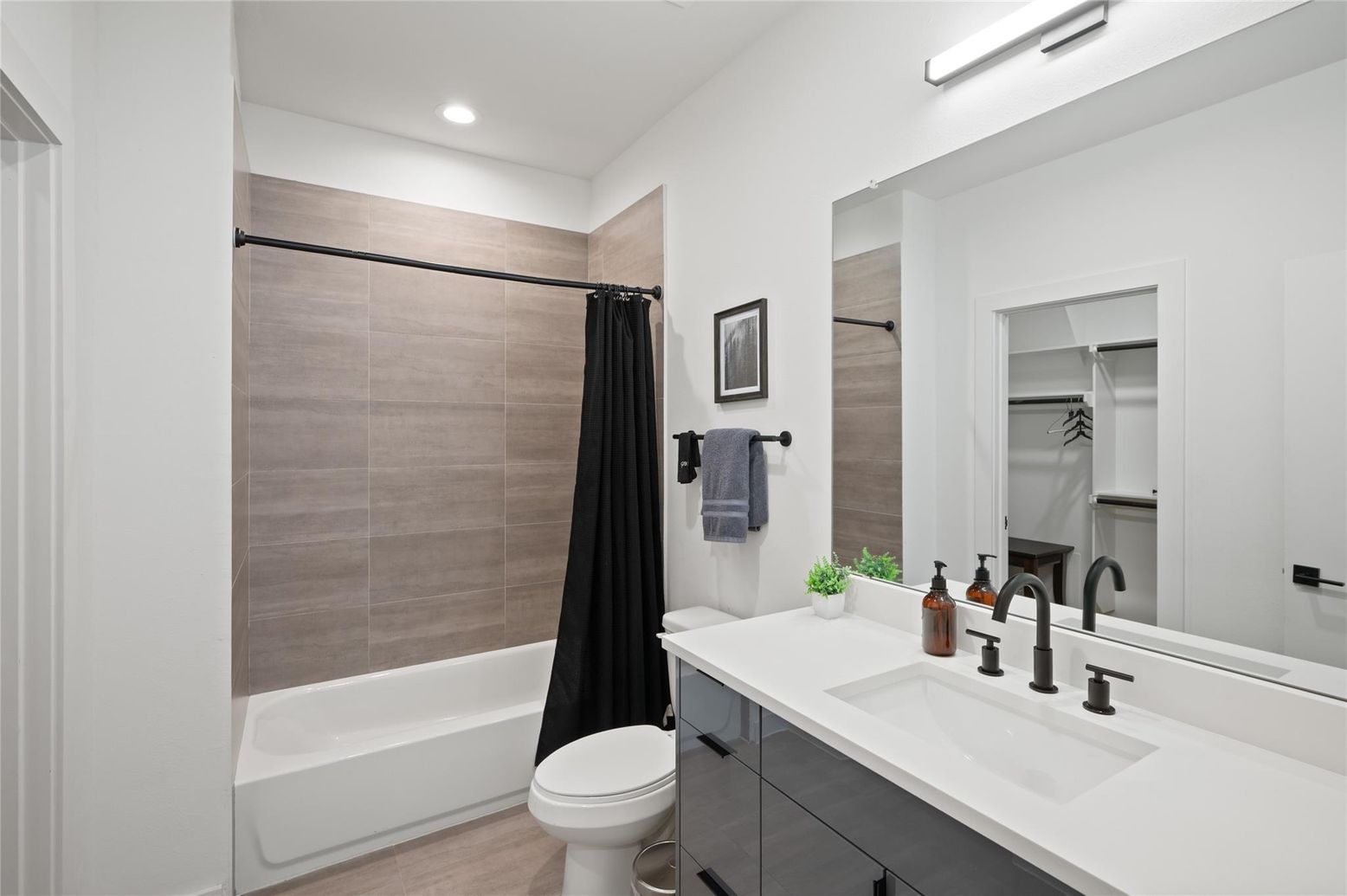 Bathroom, Interior, Recessed Lighting, Wood Texture Flooring