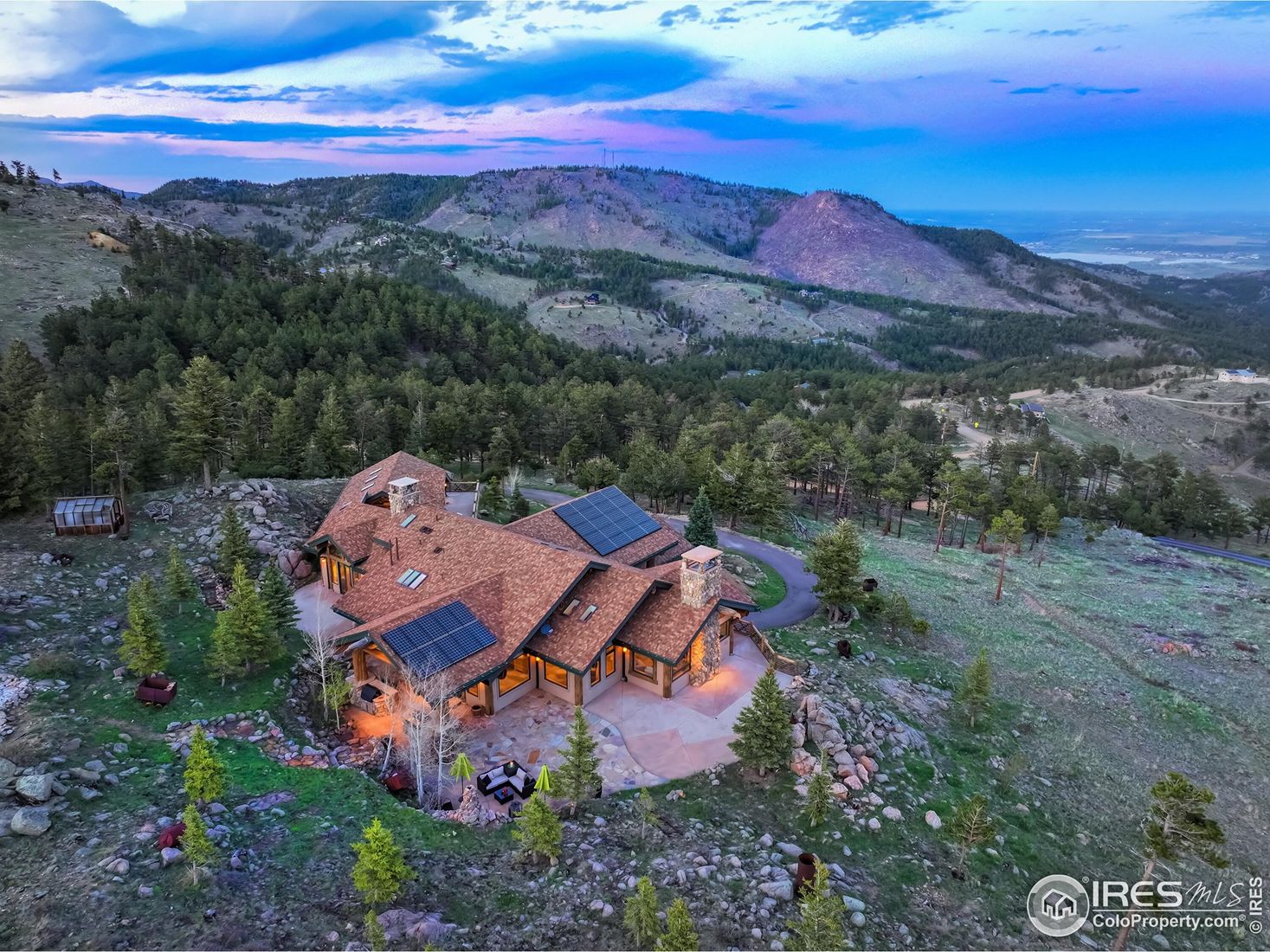 Exterior, Drone