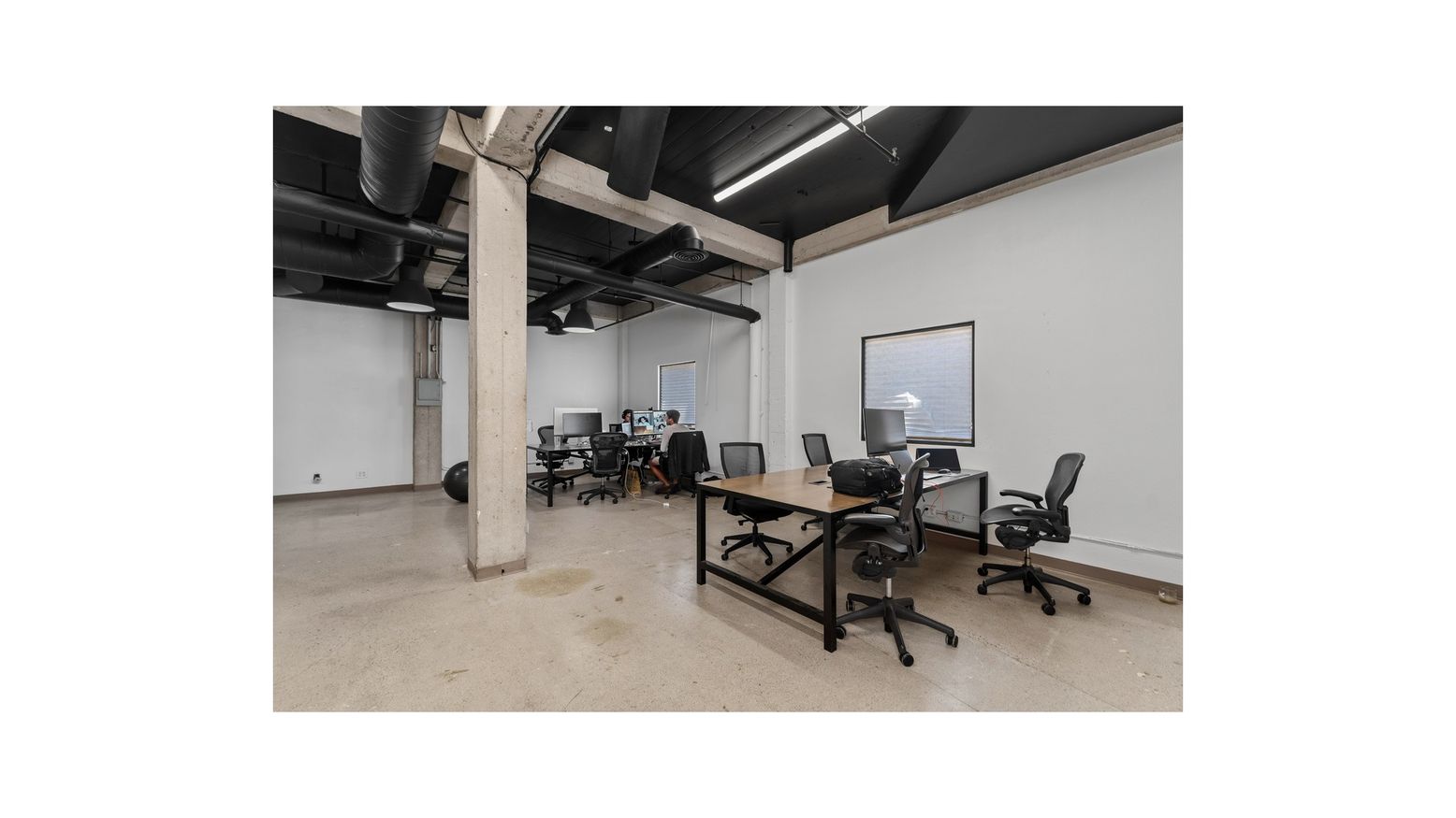 Home Office, Interior