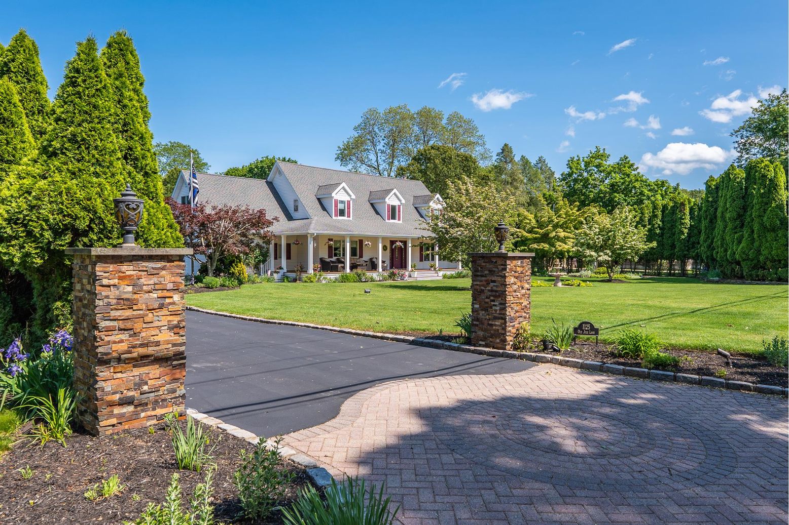 Exterior, Facade, Cape Cod