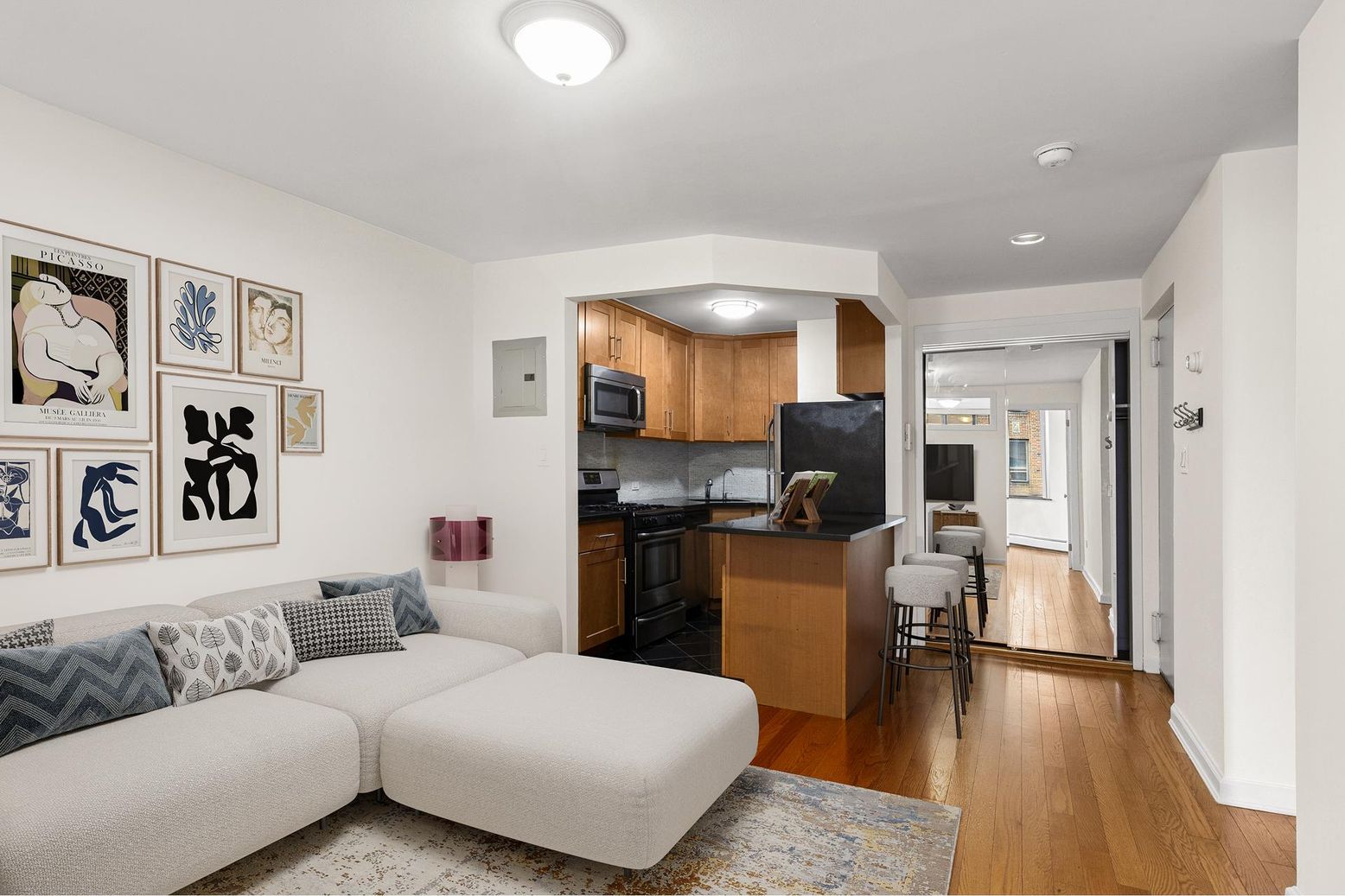 Interior, Kitchen, Living room, Recessed Lighting, Wood Texture Flooring