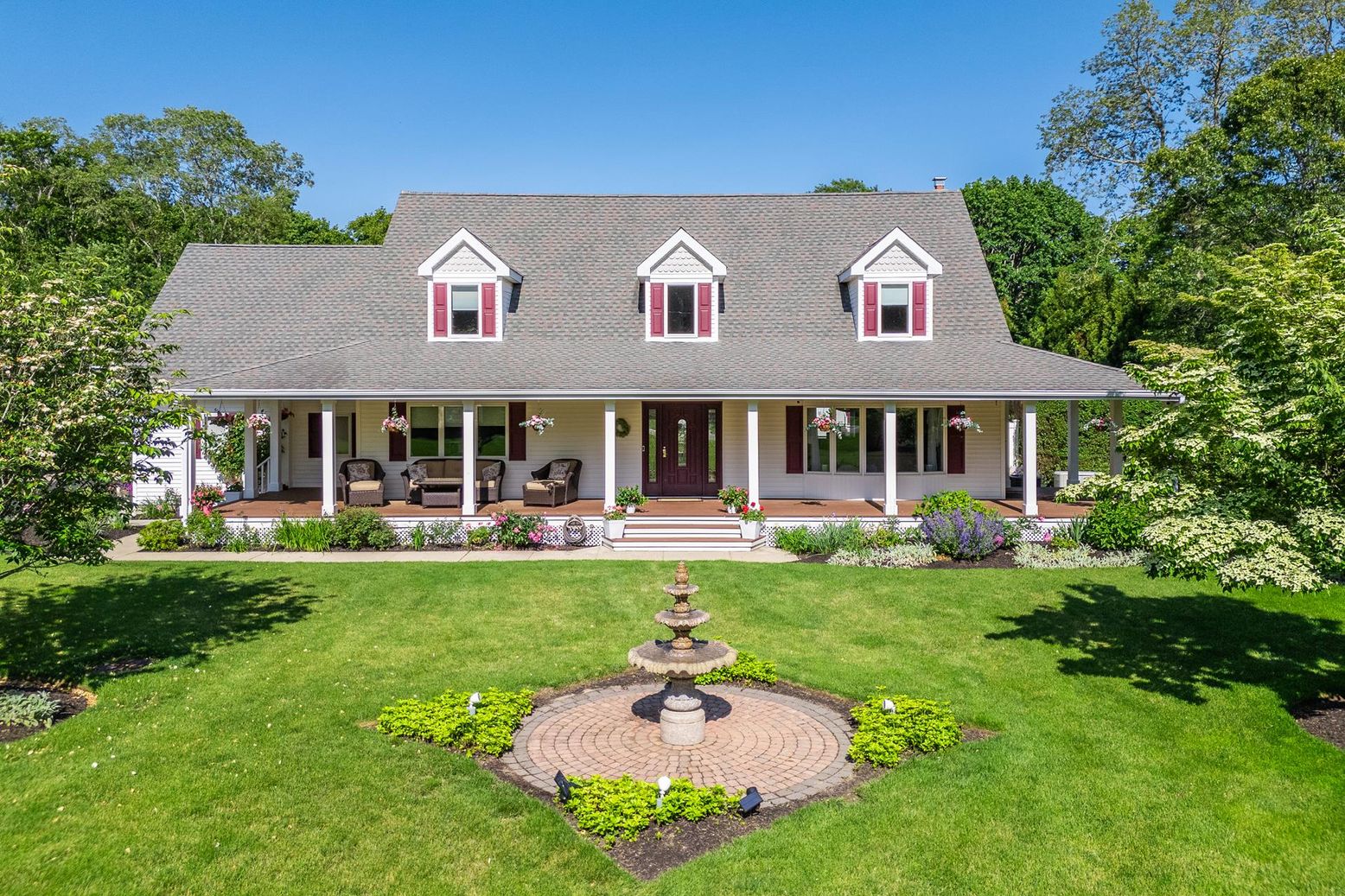 Exterior, Facade, Cape Cod