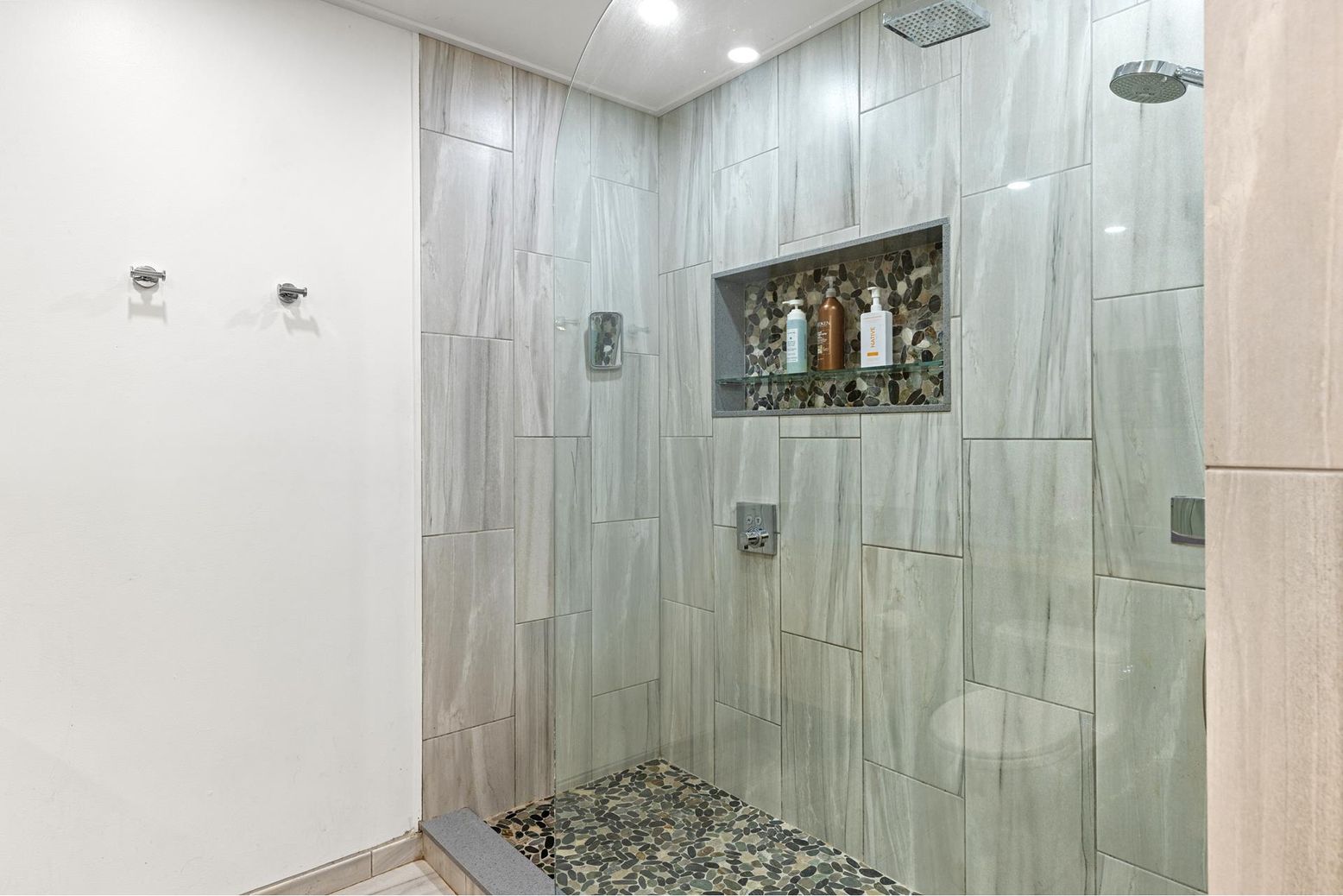 Bathroom, Interior, Recessed Lighting