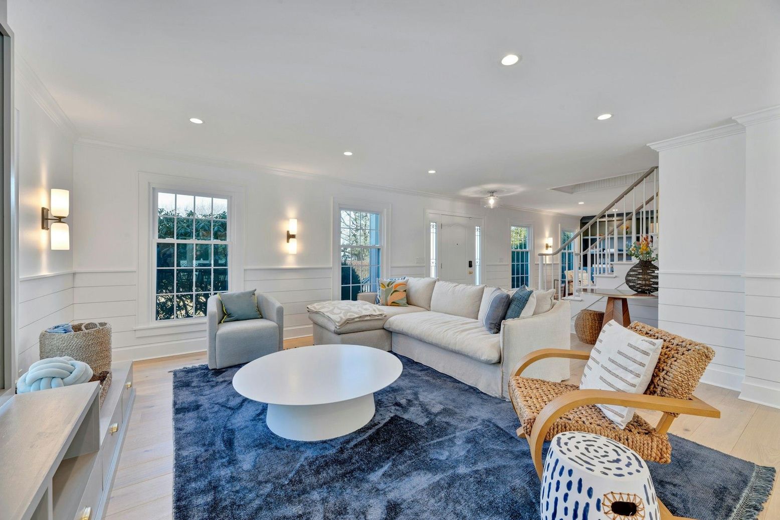 Dining room, Interior, Living room, Pendant Lights, Recessed Lighting, Wood Texture Flooring