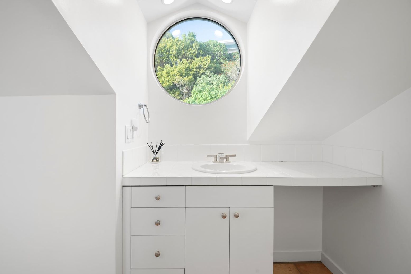 Bathroom, Interior, Recessed Lighting, Tile Countertops