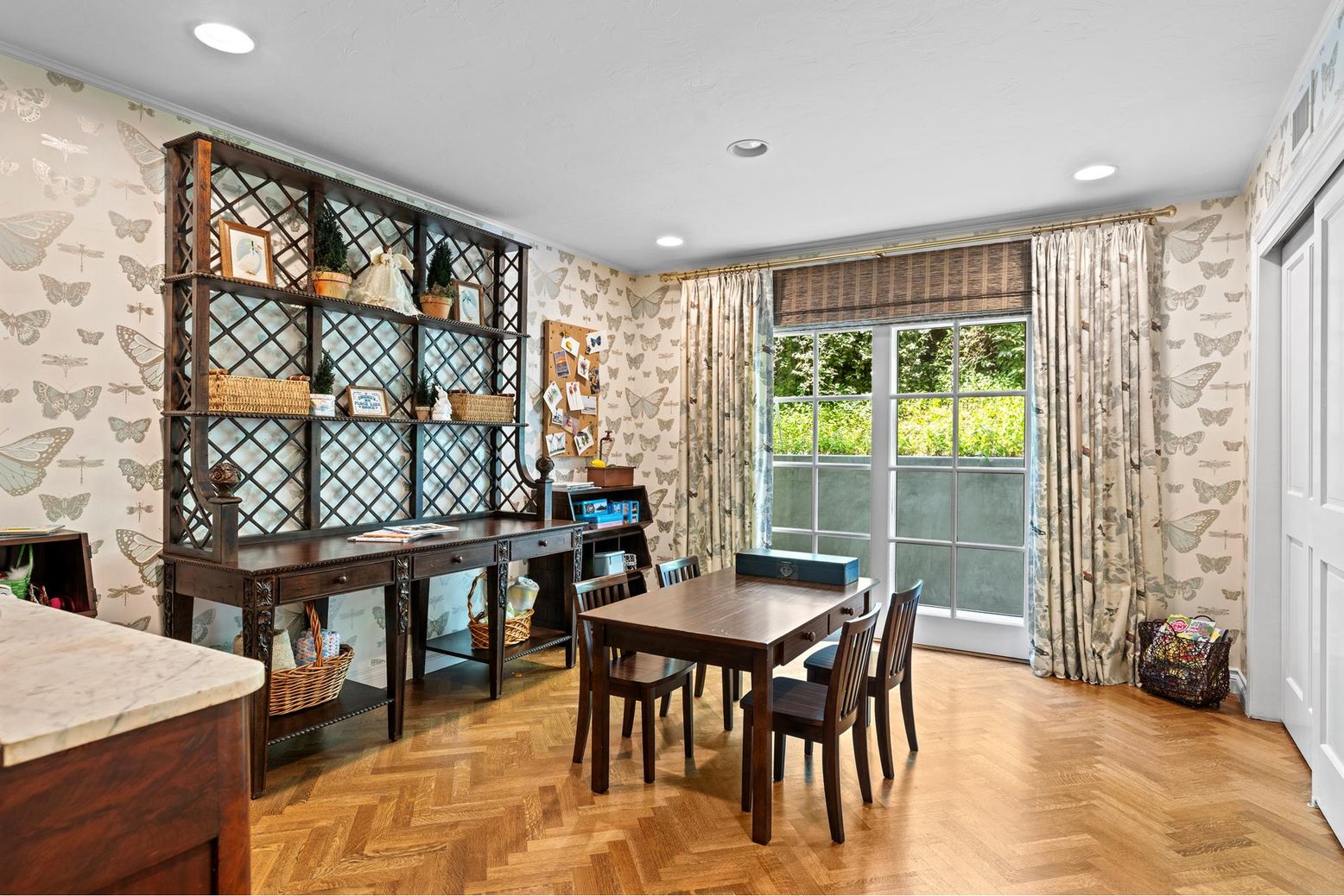 Dining room, Interior, Recessed Lighting, Wood Texture Flooring
