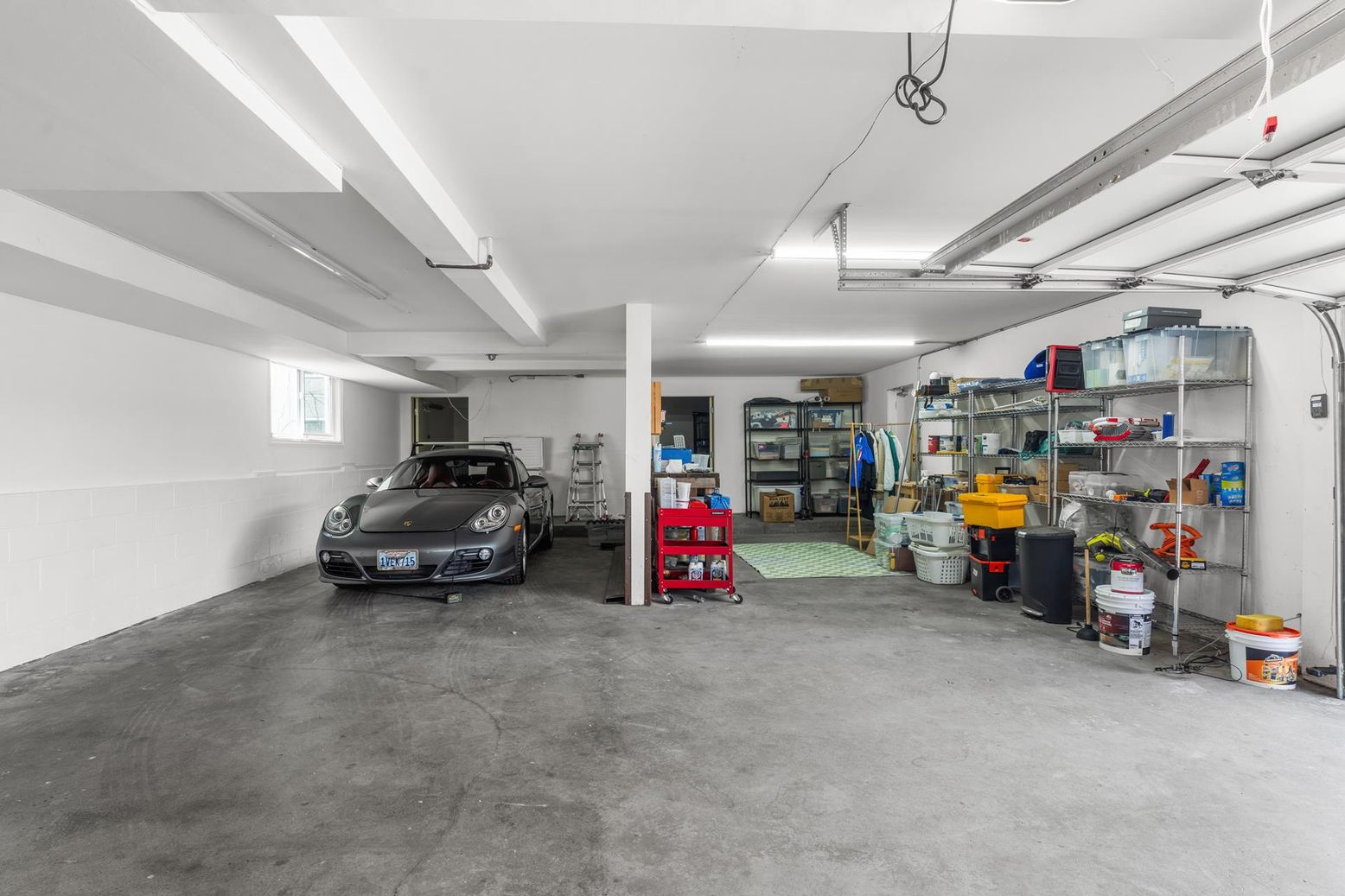 Garage, Interior