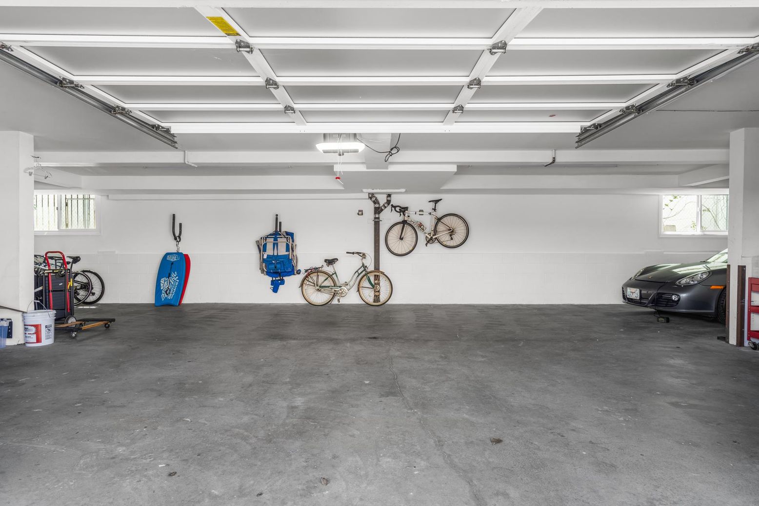 Garage, Interior
