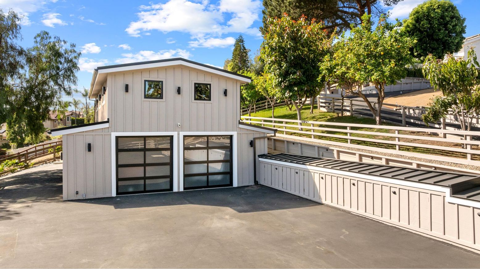 Detached Garage, Exterior