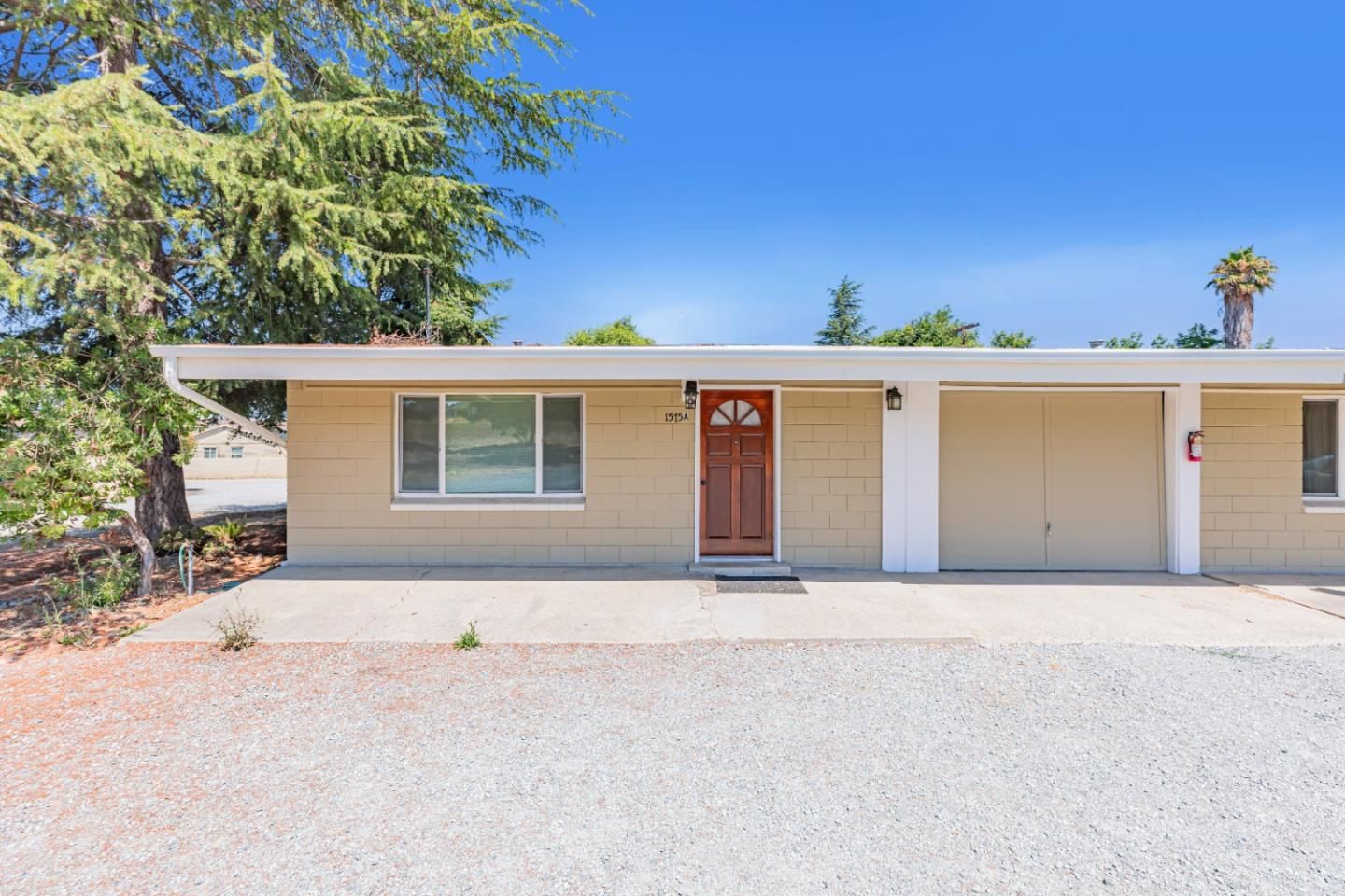 Attached, Exterior, Facade, Ranch