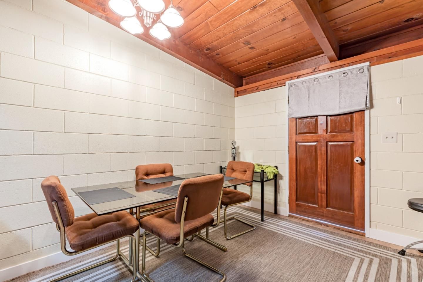 Dining room, Interior, Stone Walls, Wooden Beams, Wooden Ceilings