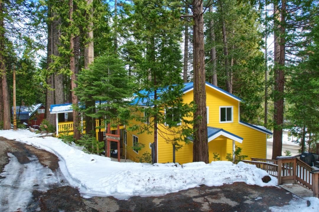 Exterior, Facade, None