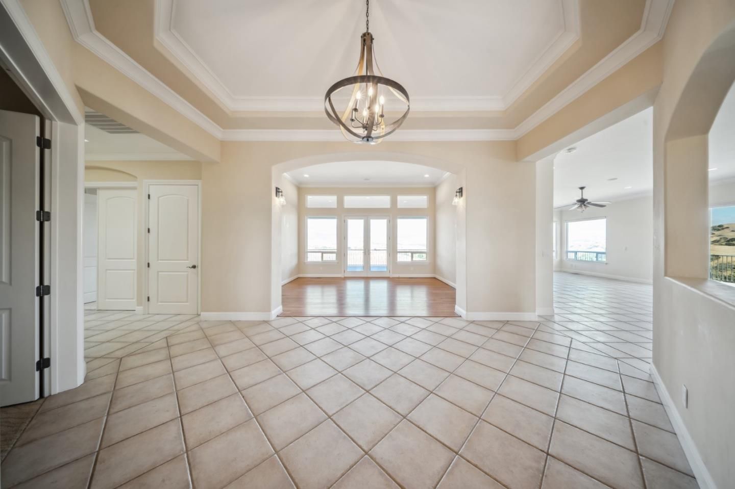 Chandelier, Empty room, Interior, Pendant Lights, Recessed Lighting