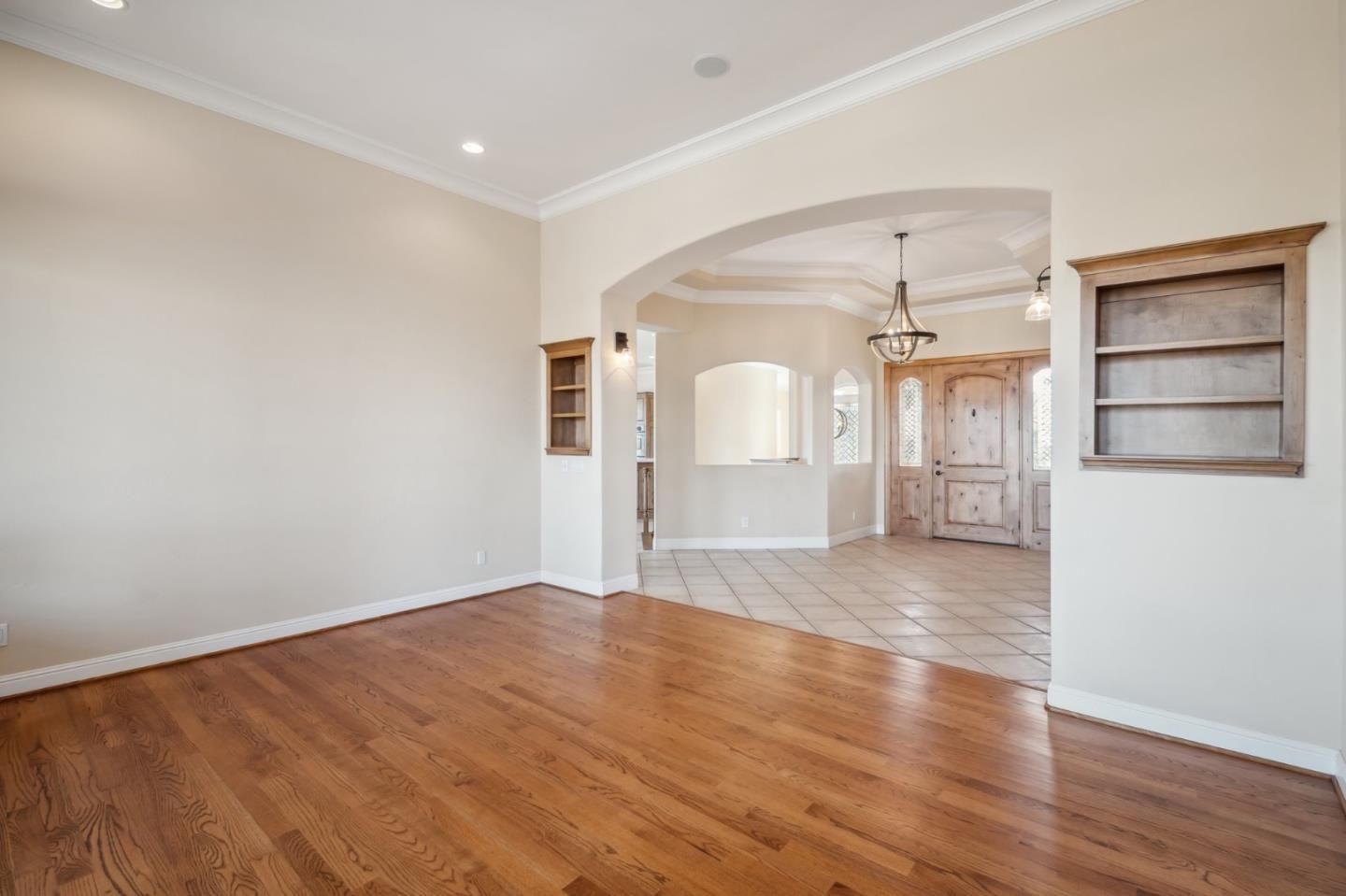 Empty room, Interior, Pendant Lights, Recessed Lighting, Wood Texture Flooring