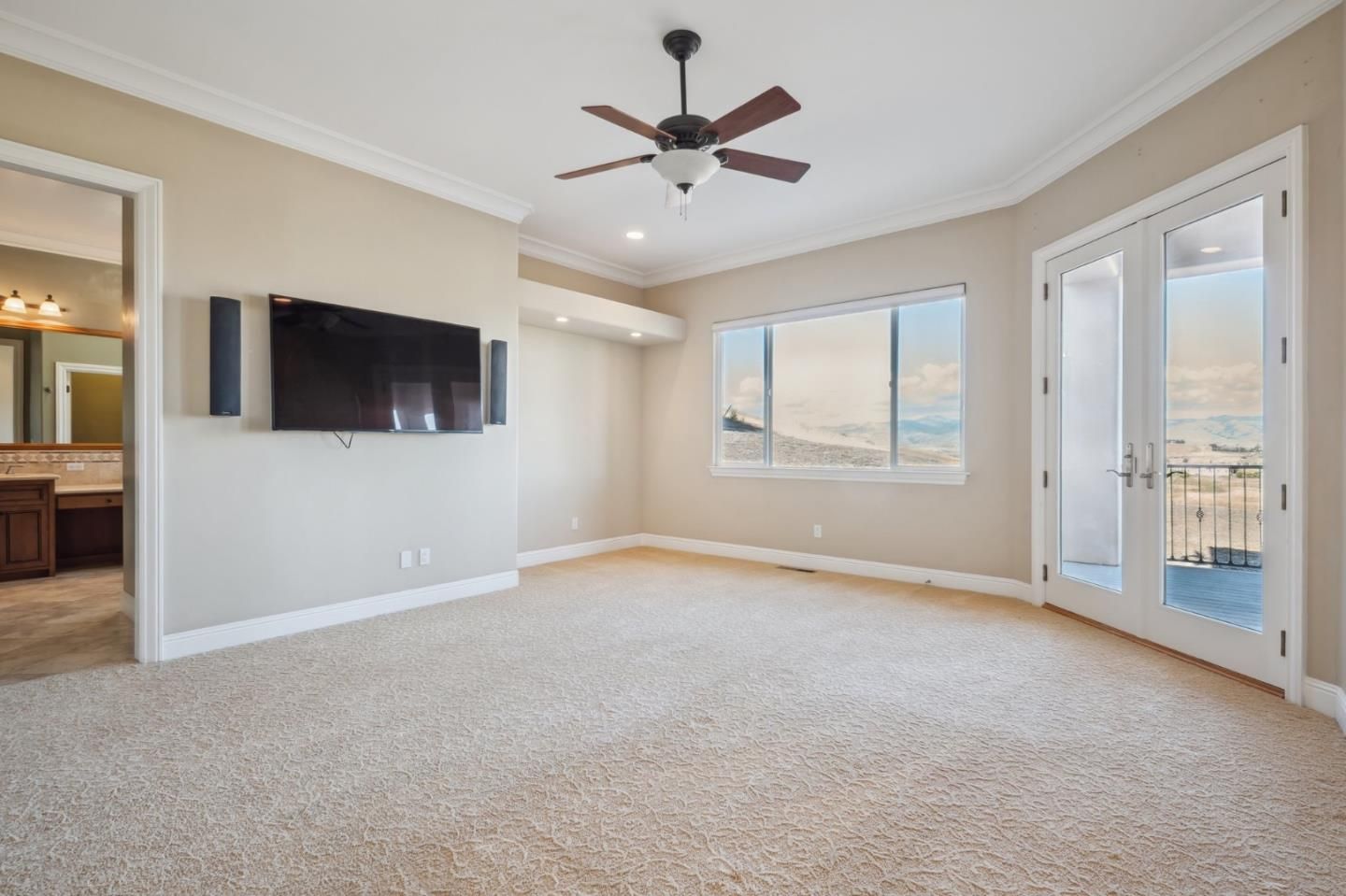 Bathroom, Empty room, Interior, Recessed Lighting