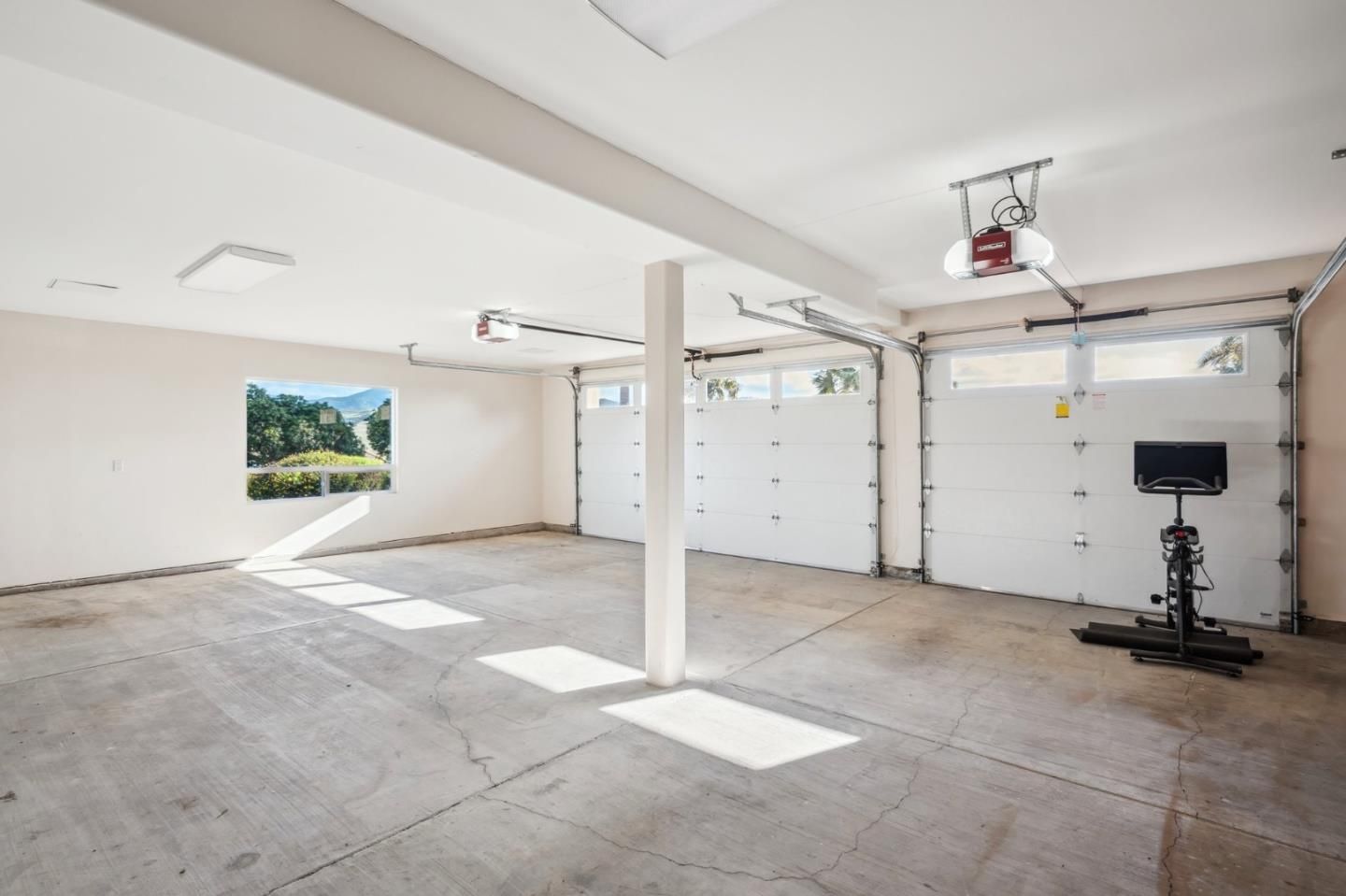 Fitness Equipment, Garage, Interior