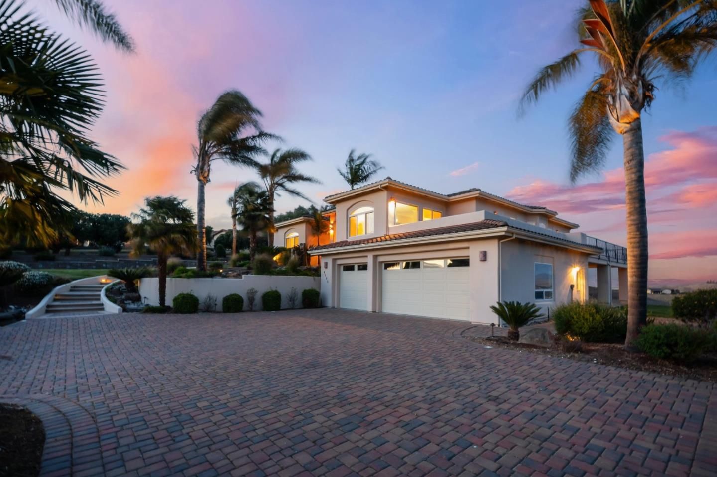 Attached, Exterior, Facade, Mediterranean