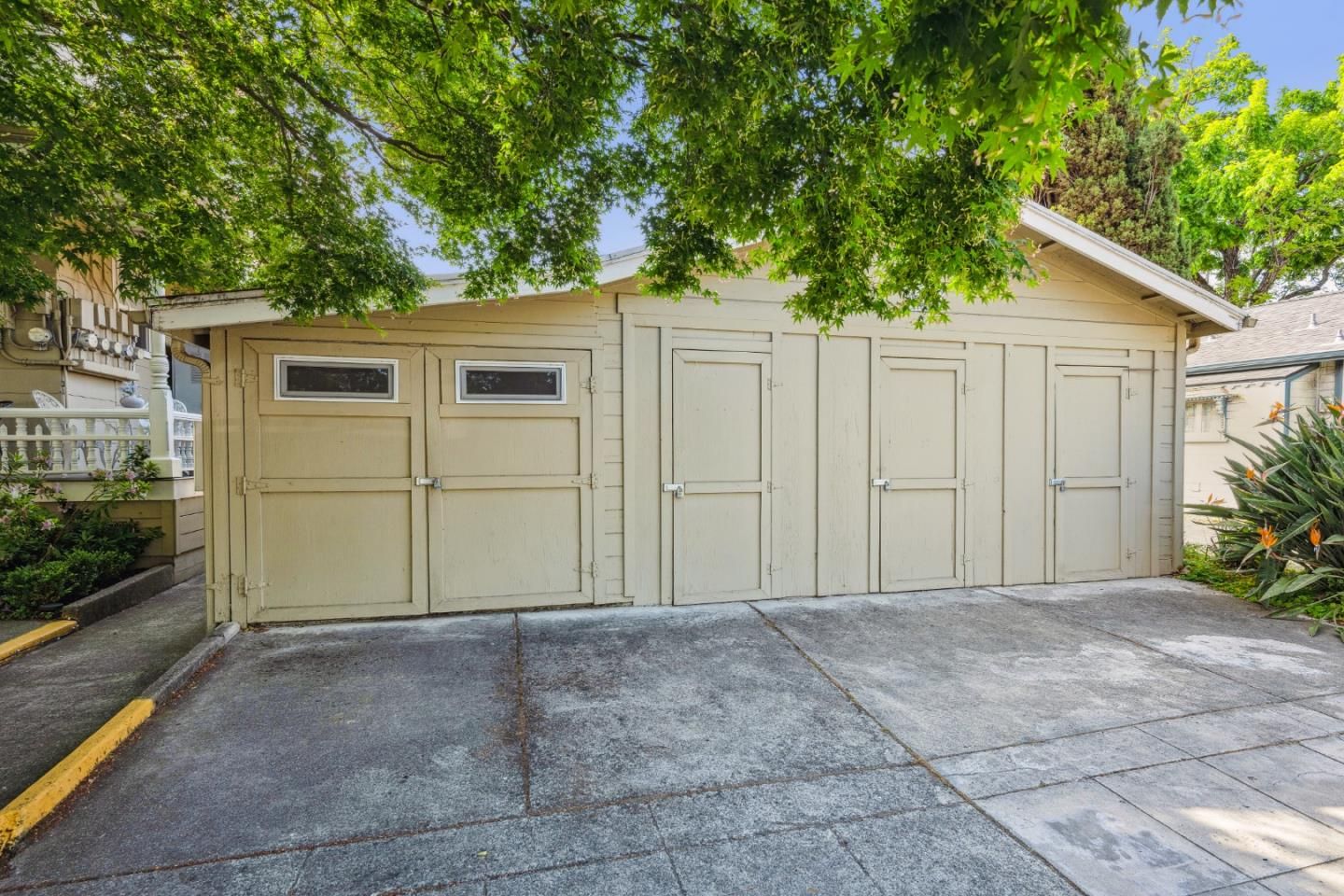 Detached Garage, Exterior