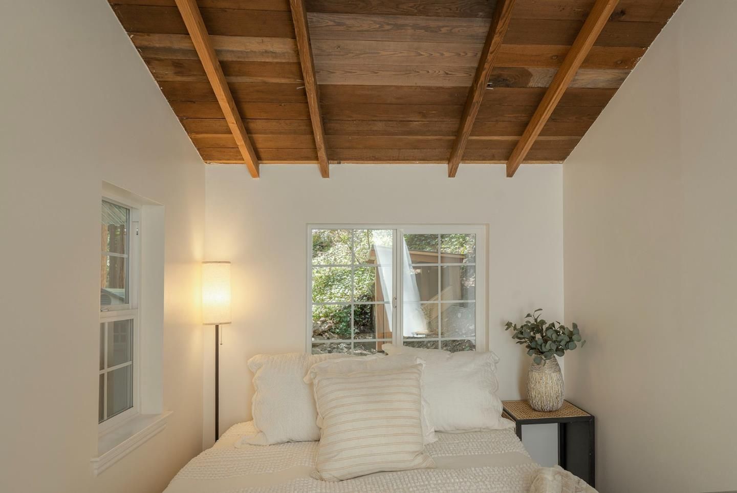 Bedroom, Interior, Wooden Beams, Wooden Ceilings