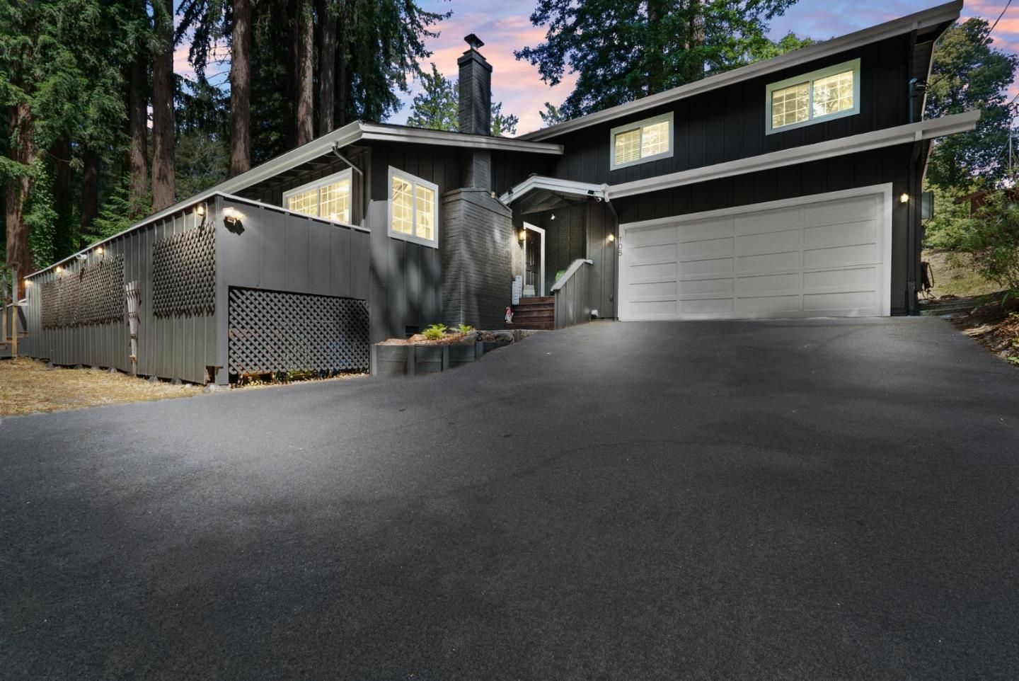 Attached, Exterior, Facade, Split Level