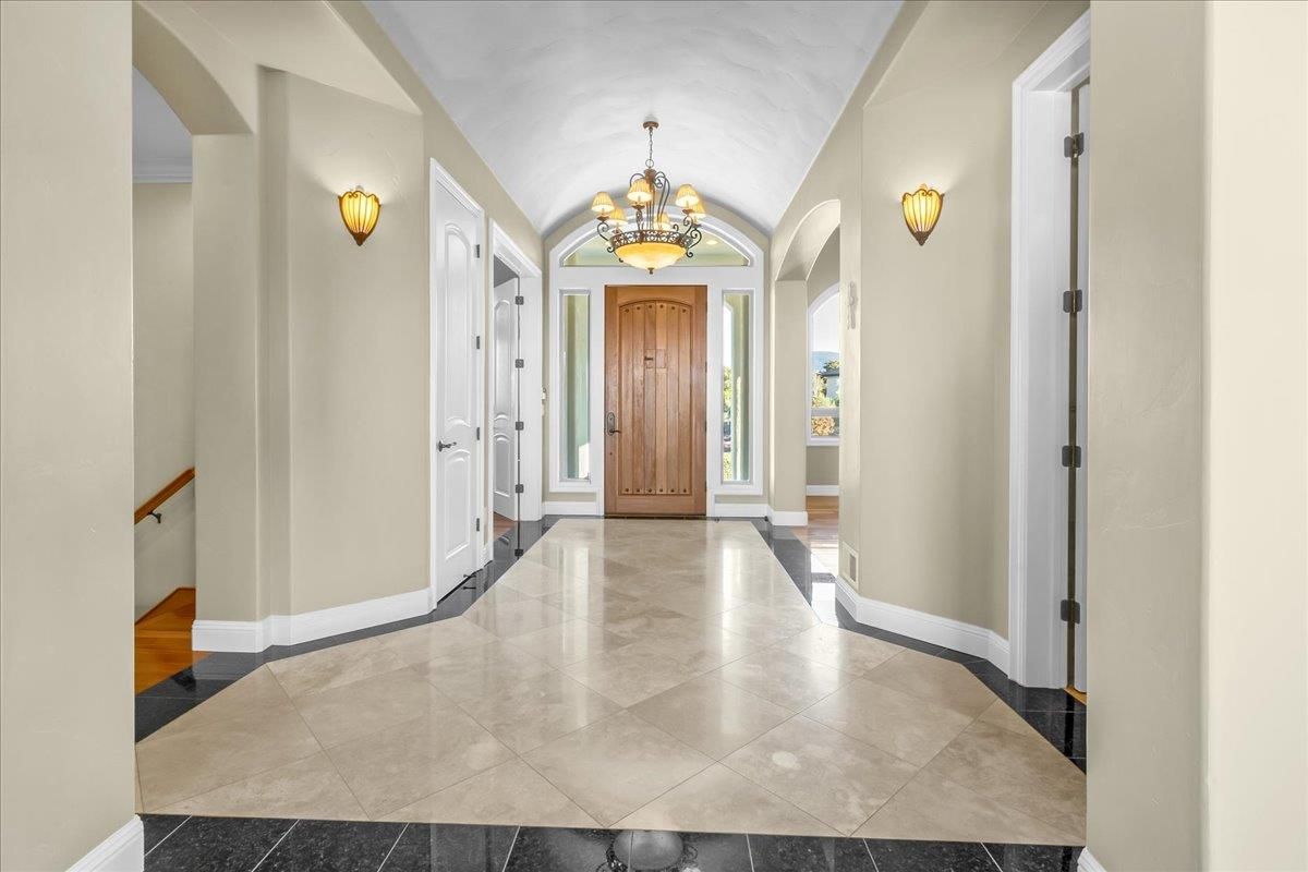 Chandelier, Interior