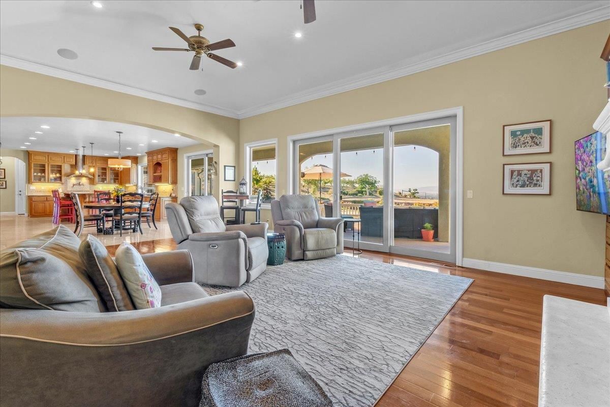 Dining room, Interior, Kitchen, Living room, Pendant Lights, Recessed Lighting, Wood Texture Flooring