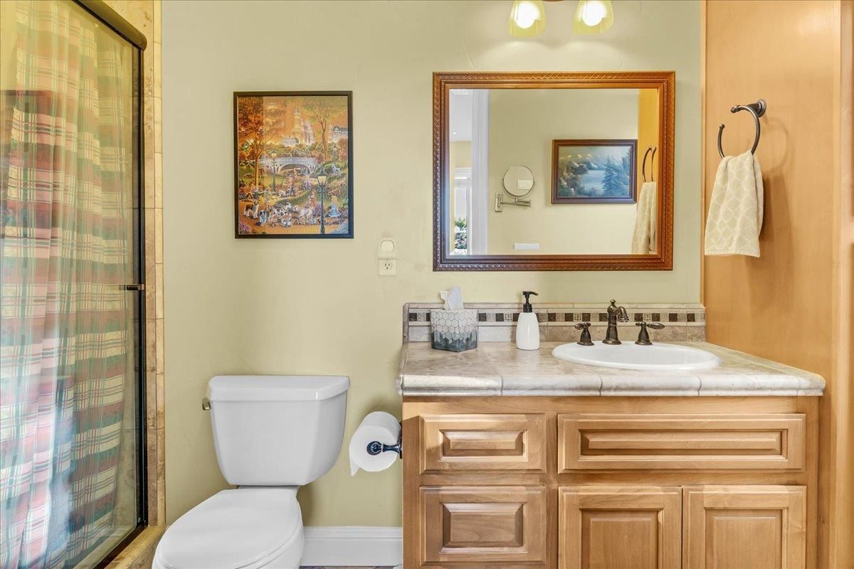 Bathroom, Interior, Tile Countertops