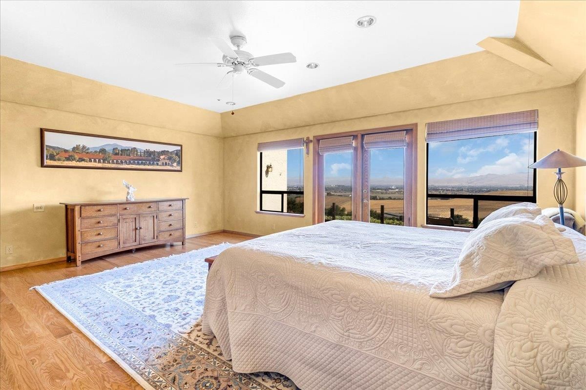 Bedroom, Interior, Recessed Lighting, Water, Wood Texture Flooring