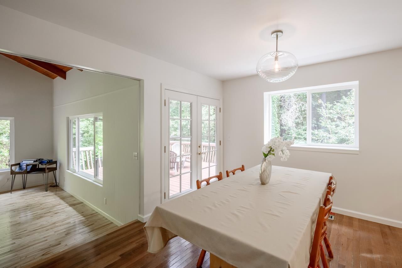 Dining room, Interior, Pendant Lights, Wooden Beams, Wooden Ceilings, Wood Texture Flooring