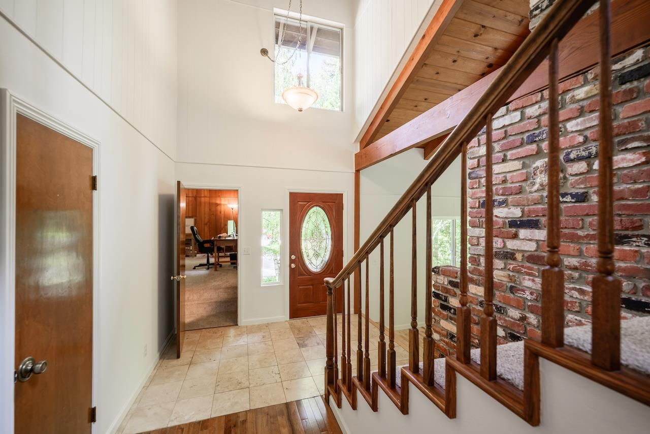 Interior, Pendant Lights, Wood Texture Flooring